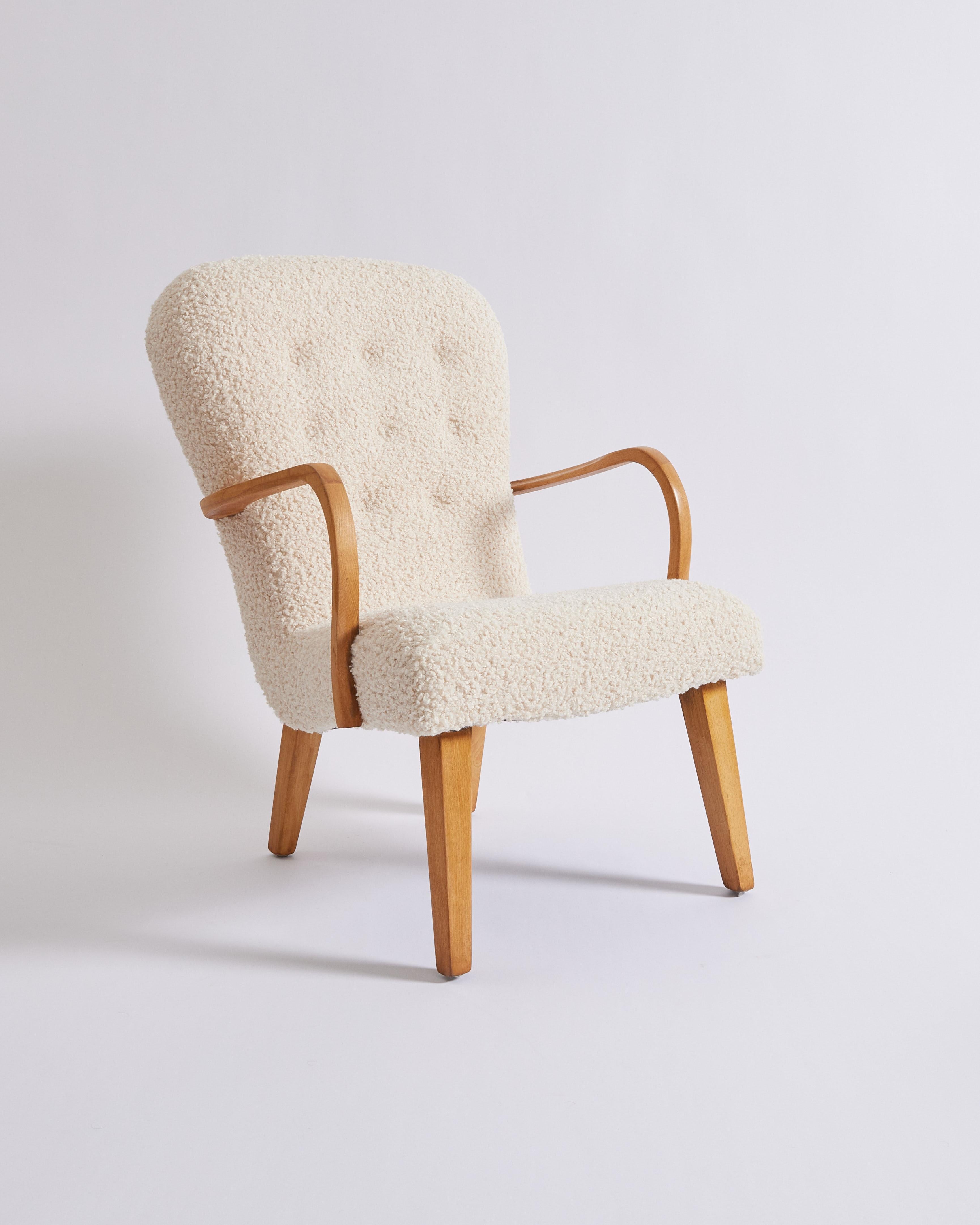 1950s Danish Mid-Century Modern Lounge Chair in Curly Boucle Sheepskin In Good Condition In Brooklyn, NY