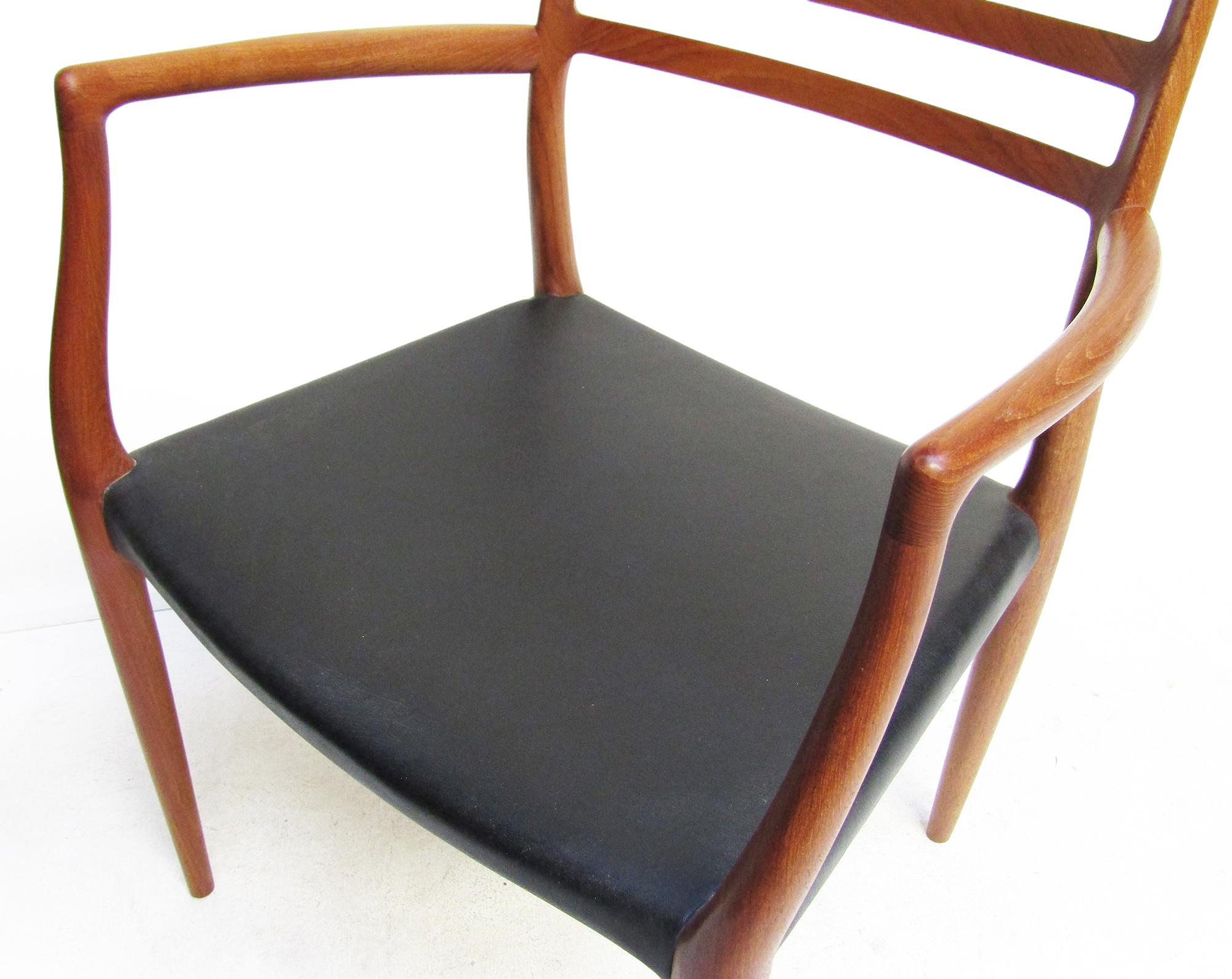 Sedia da pranzo danese Model 62 Carver in teak di Niels Moller del 1950 in vendita 5