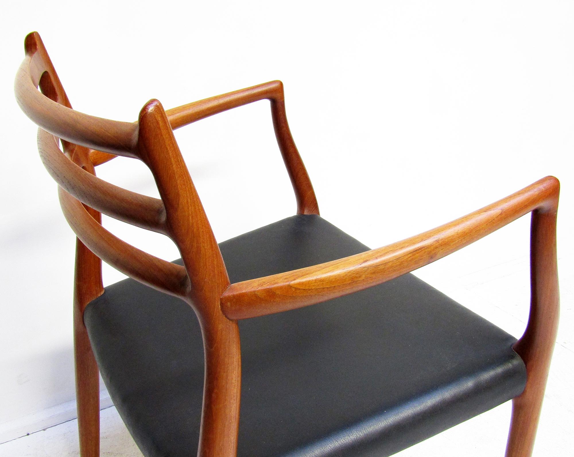 XX secolo Sedia da pranzo danese Model 62 Carver in teak di Niels Moller del 1950 in vendita