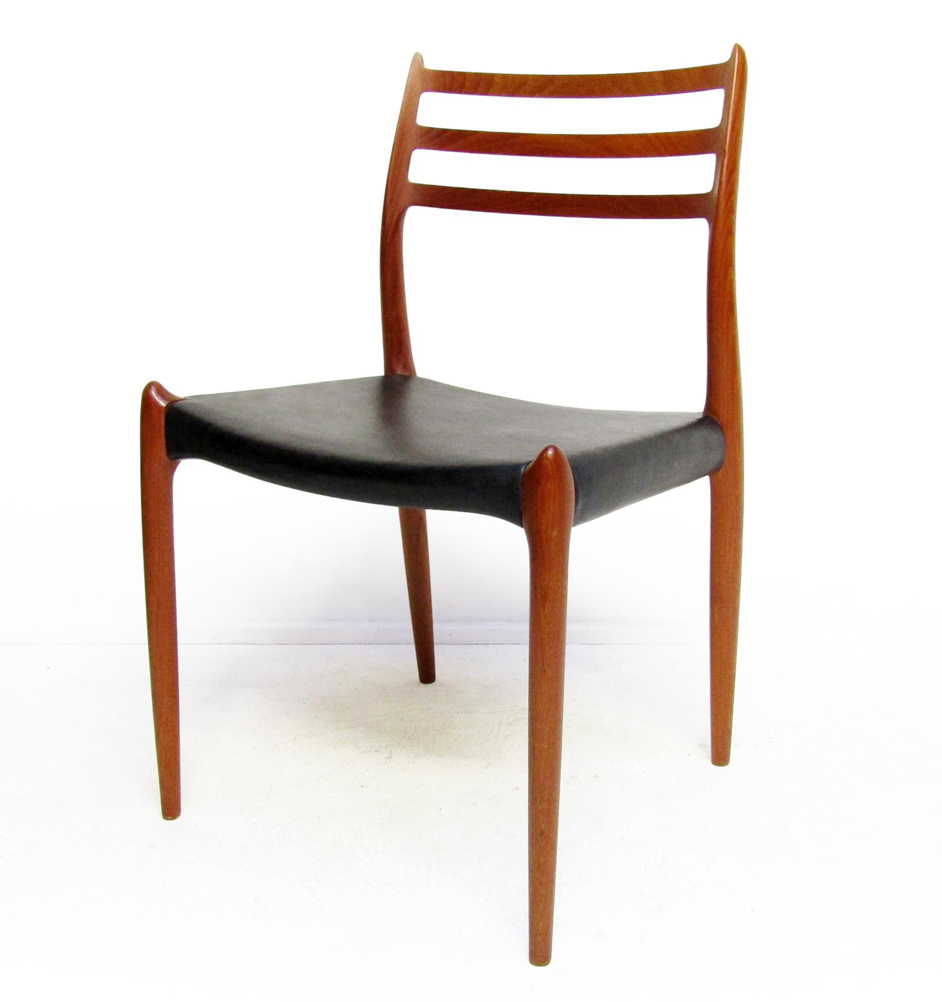 Danese Sedia da pranzo danese Model 78 di Niels Moller del 1950 in teak in vendita