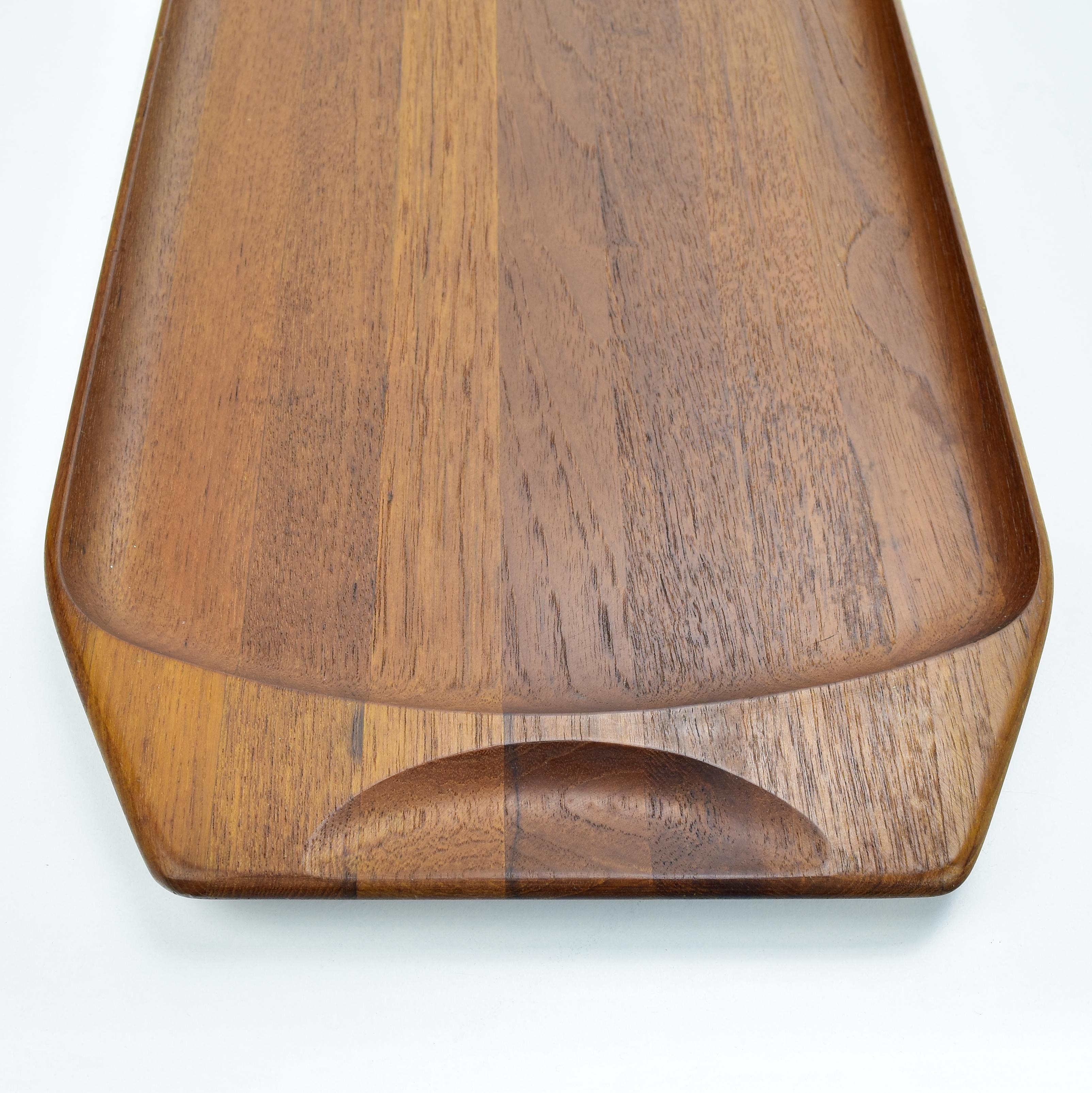 1950s Danish Modern Design Teak Wood Serving Tray by Jens Quistgaard Dansk MCM In Good Condition For Sale In Bad Säckingen, DE