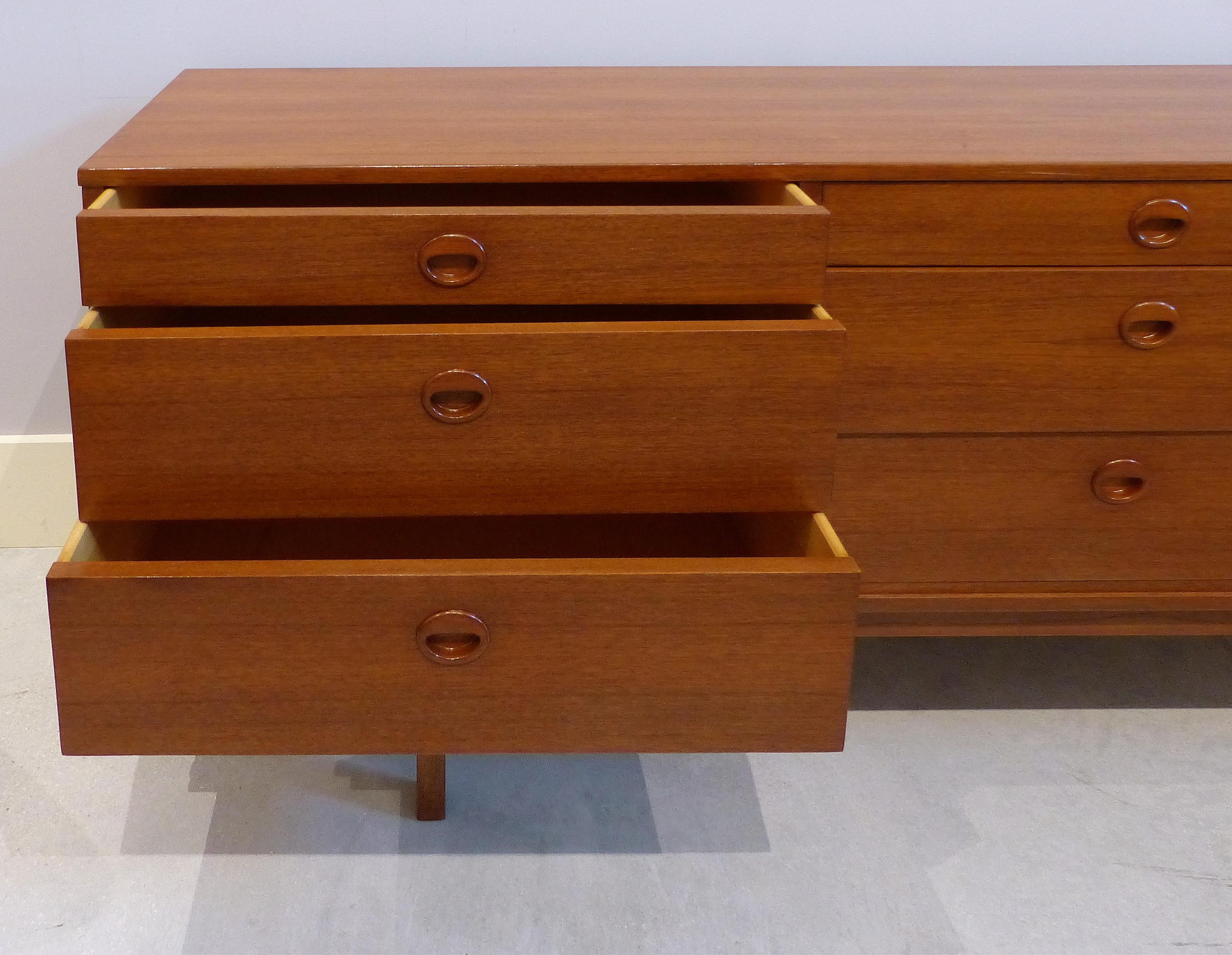 1950s Danish Modern Dresser in Teak by Folke Ohlsson for DUX In Good Condition In Miami, FL