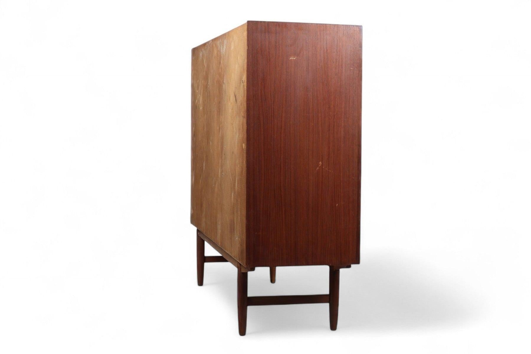 1950s Danish Modern High Sideboard / Bar in Teak For Sale 1
