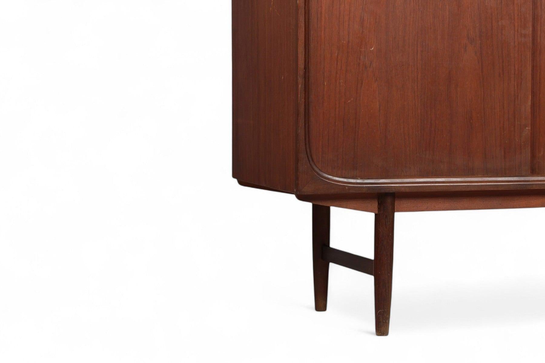 1950s Danish Modern High Sideboard / Bar in Teak For Sale 2