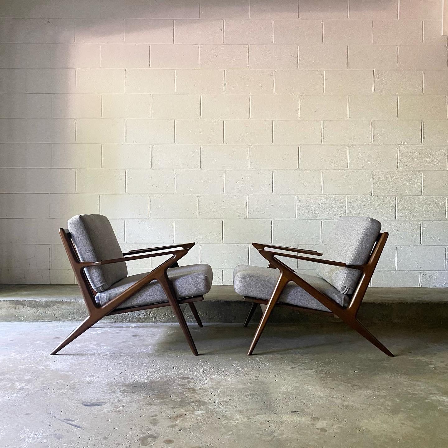 1950’s Danish Modern Pair of Poul Jensen for Selig Z Chairs In Good Condition In Munroe Falls, OH