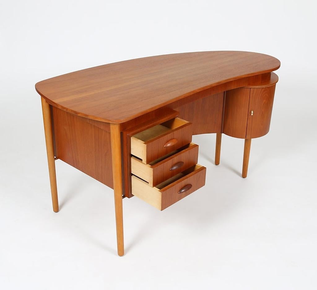 1950s Danish Modern Teak Kidney Shaped Desk 6