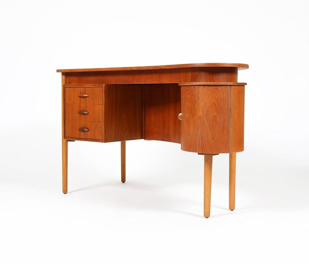 1950s Danish Modern Teak Kidney Shaped Desk 3