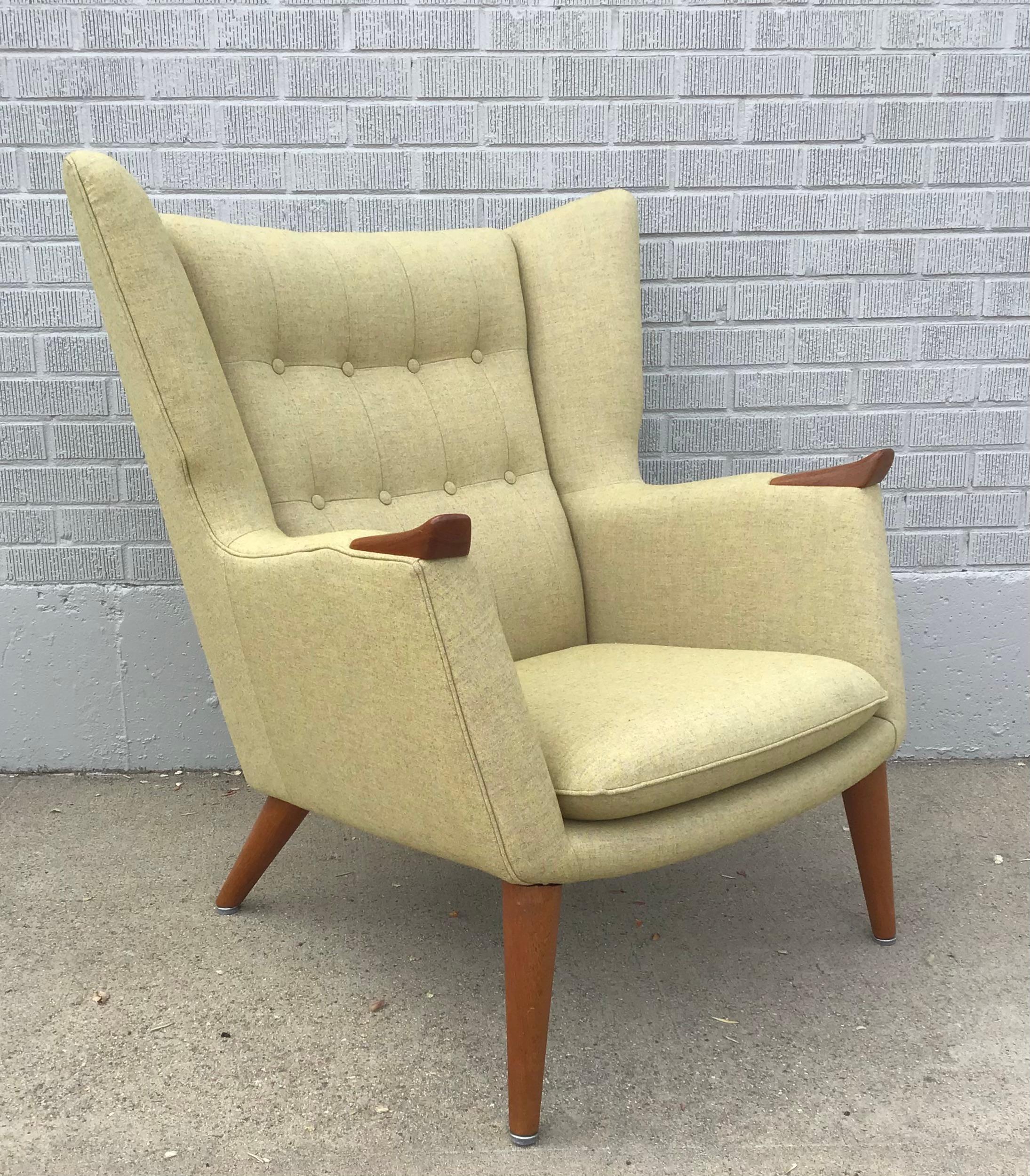 1950s Danish Modern Teak Paw Wingback Armchair in Tweed Fabric (Stoff)