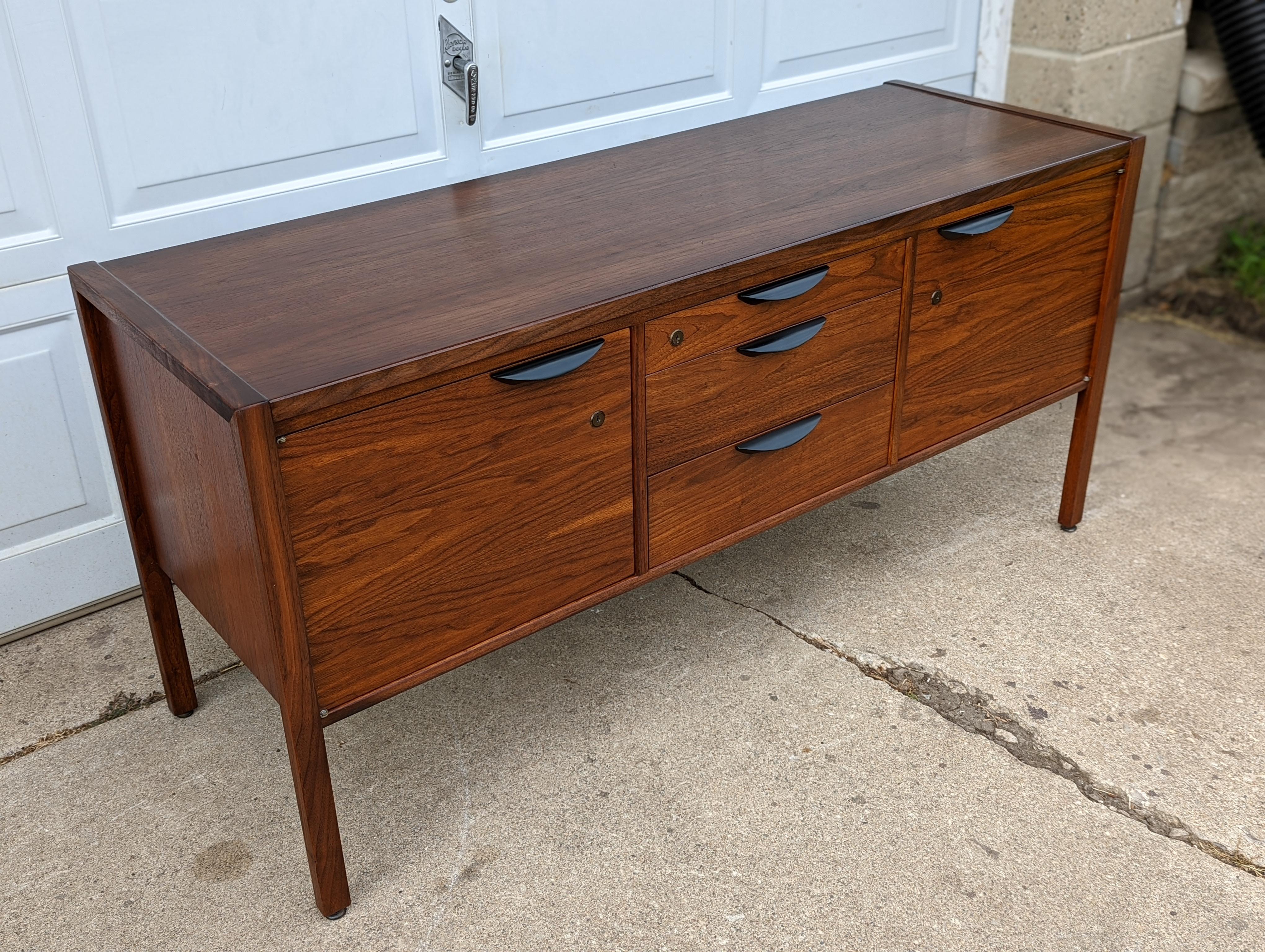 1950s Danish Modern Walnut Credenza by Jens Risom 5