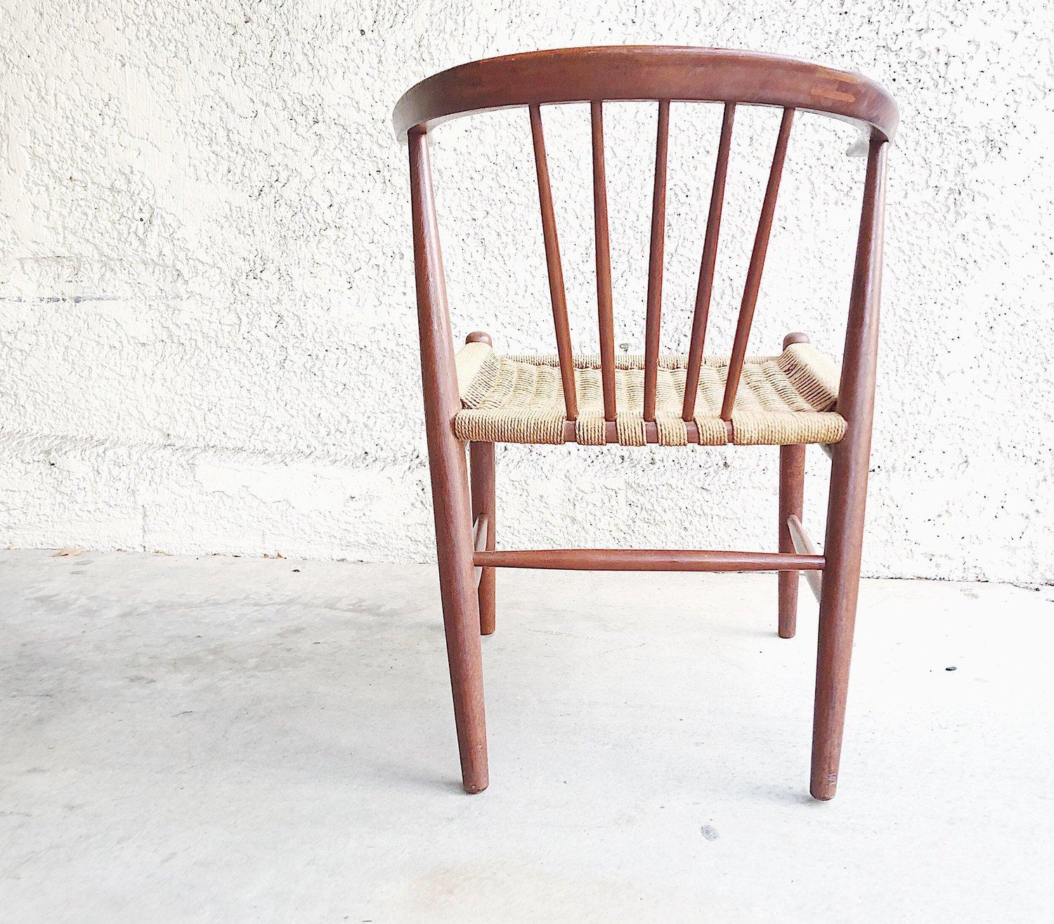 “24GT” Side chair by Illum Wikkelsø for Niels Eilersen, Denmark, c. 1959 For Sale 2