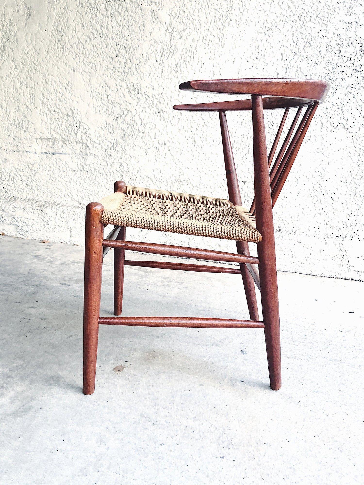 Danish “24GT” Side chair by Illum Wikkelsø for Niels Eilersen, Denmark, c. 1959 For Sale