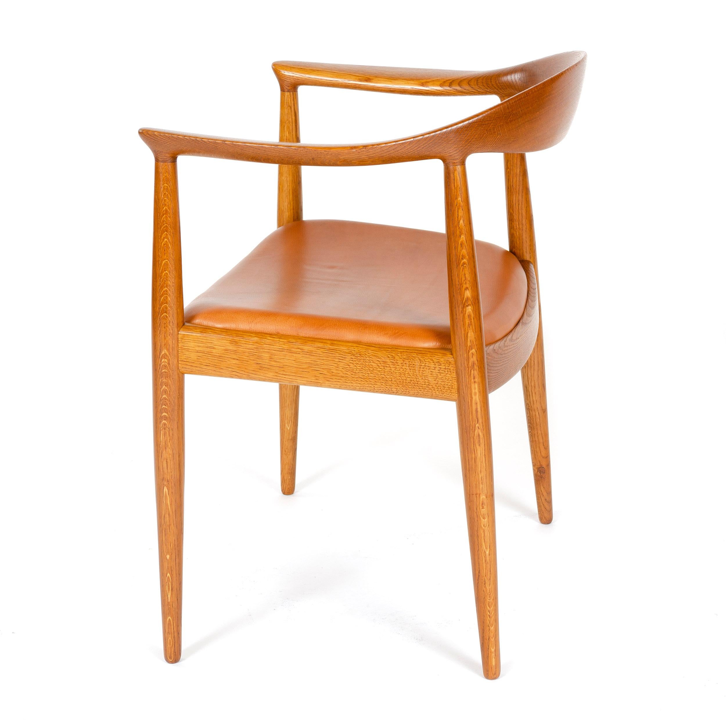 Scandinavian Modern 1950s Danish Oak Round Chair by Hans J. Wegner for Johannes Hansen
