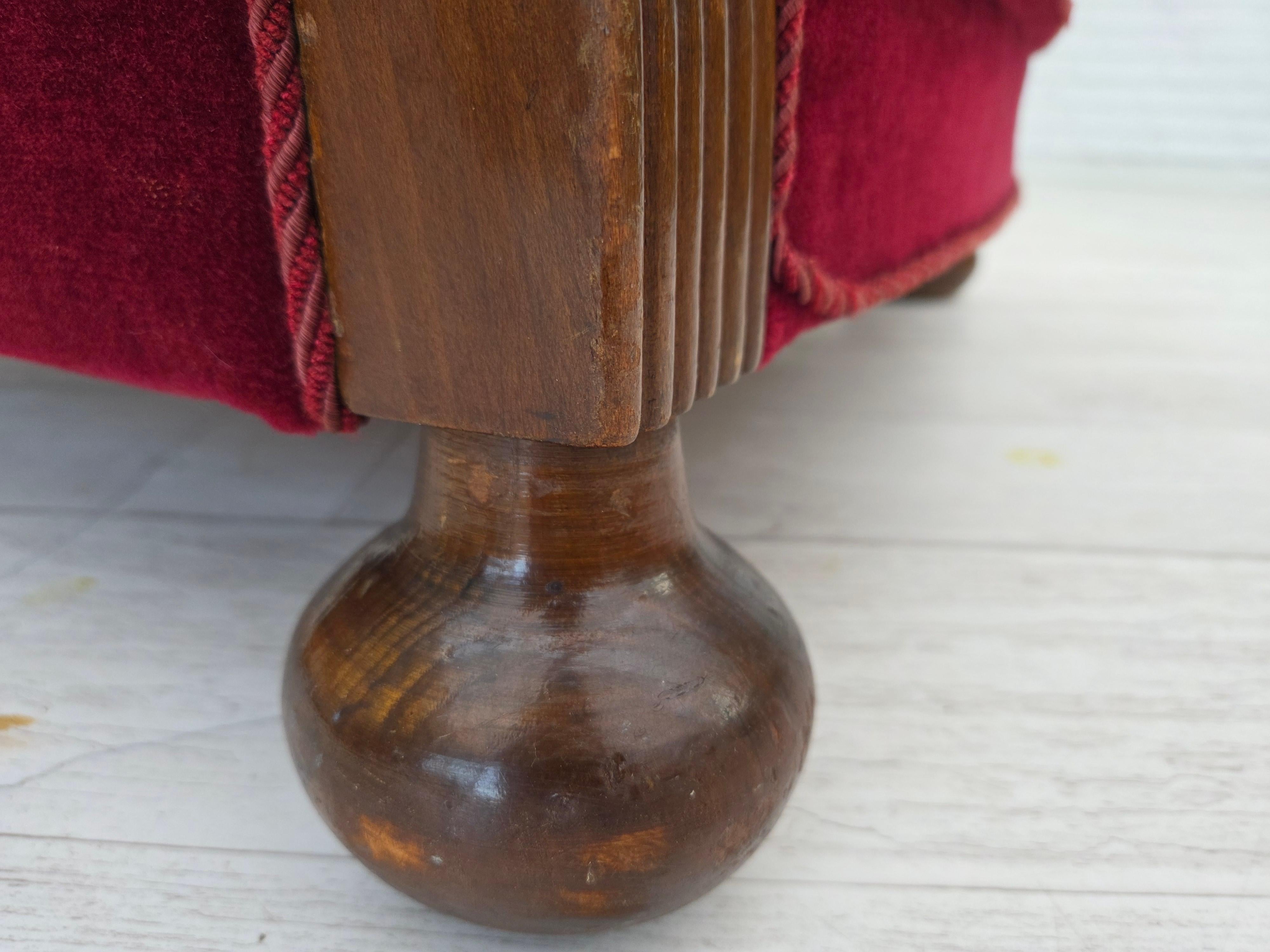 Danese Anni '50, poltrona relax Wood, velluto rosso ciliegia, legno di faggio scuro. in vendita