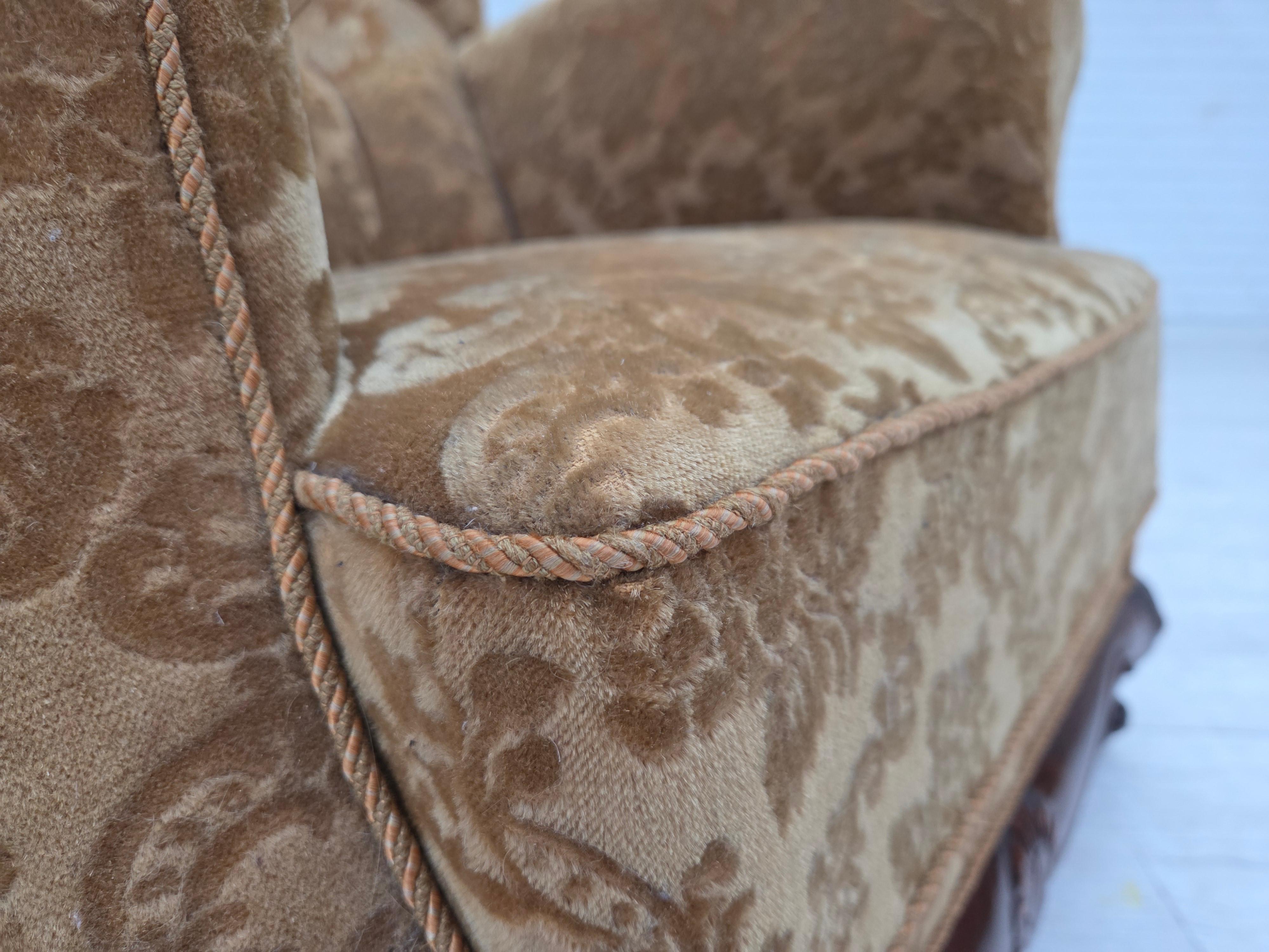 Años 50, sillón relax danés, muebles de terciopelo, madera de roble tallada. en venta 1