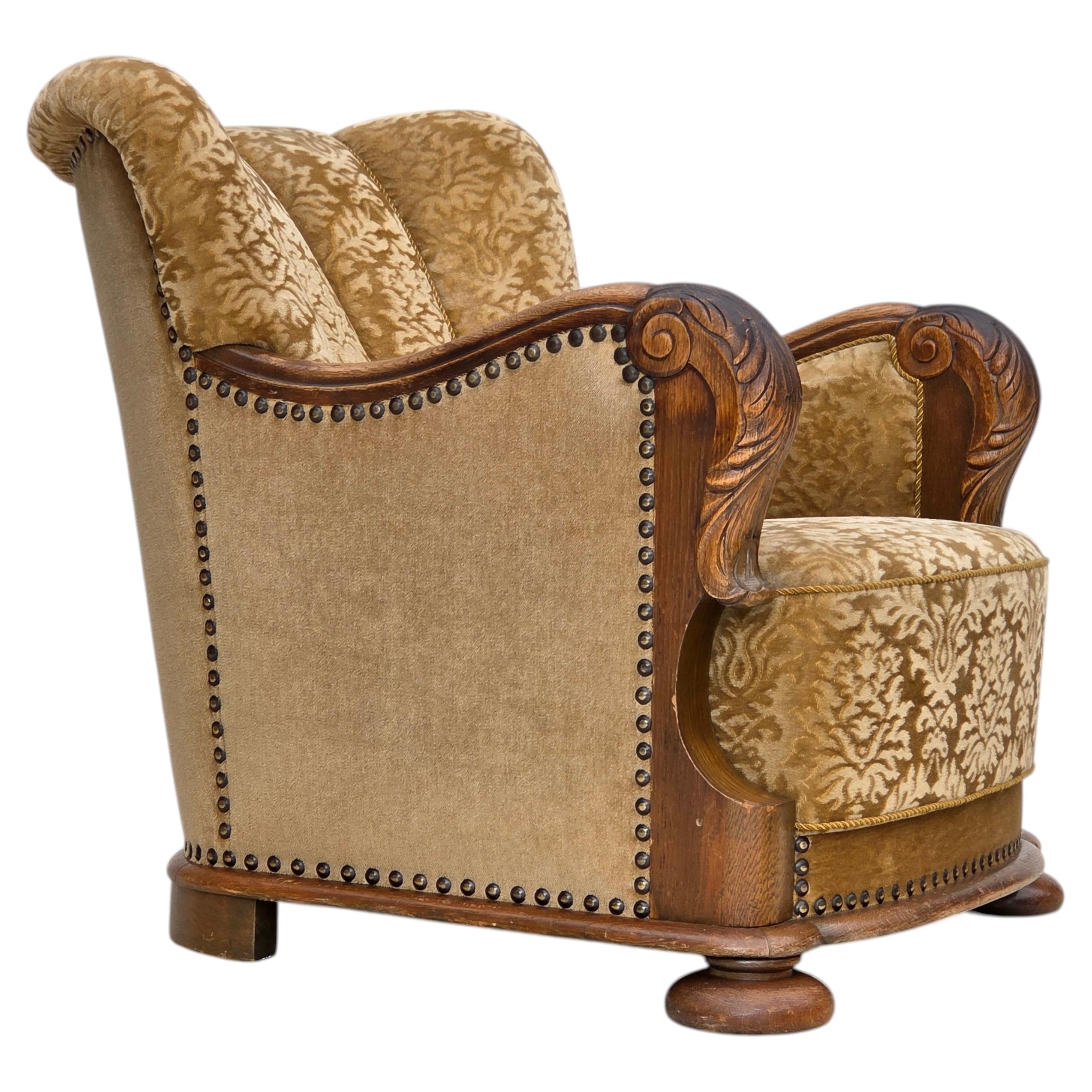 Années 50, fauteuil relax danois, meuble en velours, bois de chêne sculpté.