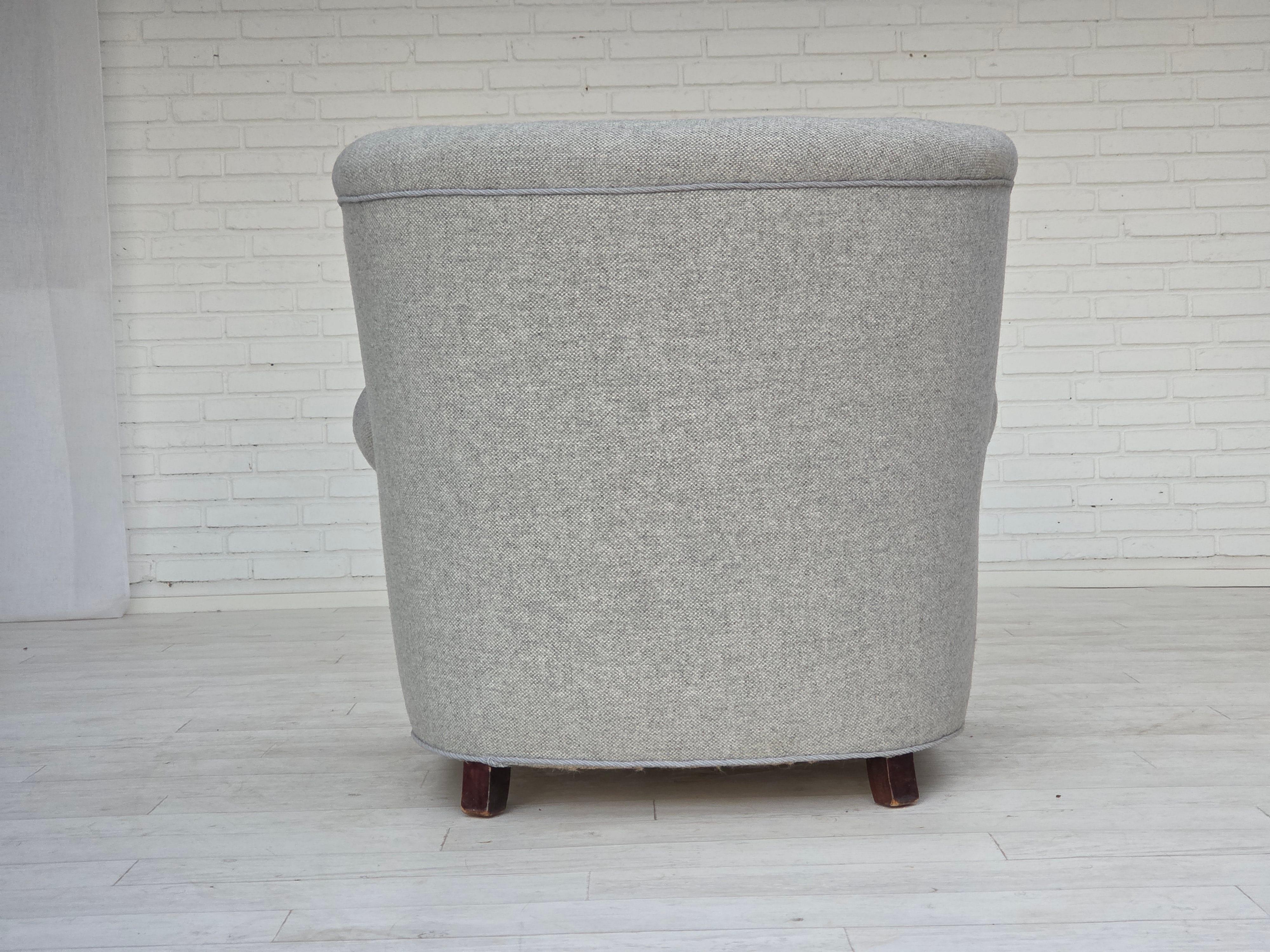 1950er Jahre, dänischer Relaxsessel von Fritz Hansen, Modell 1518, Möbelwollstoff. (Mitte des 20. Jahrhunderts) im Angebot