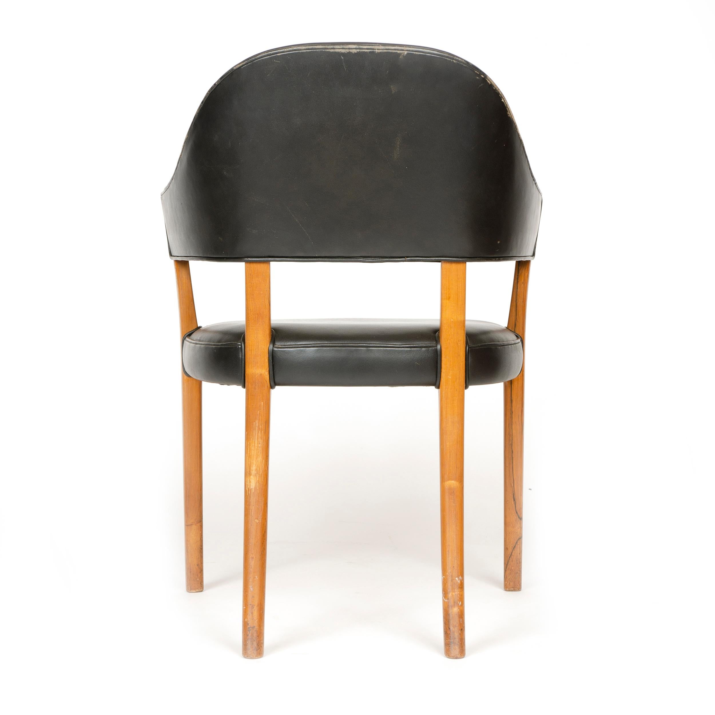 Dänischer Humpback-Sessel aus Rosenholz von Ole Wanscher für A. J. Iversen:: 1950er Jahre (Leder) im Angebot