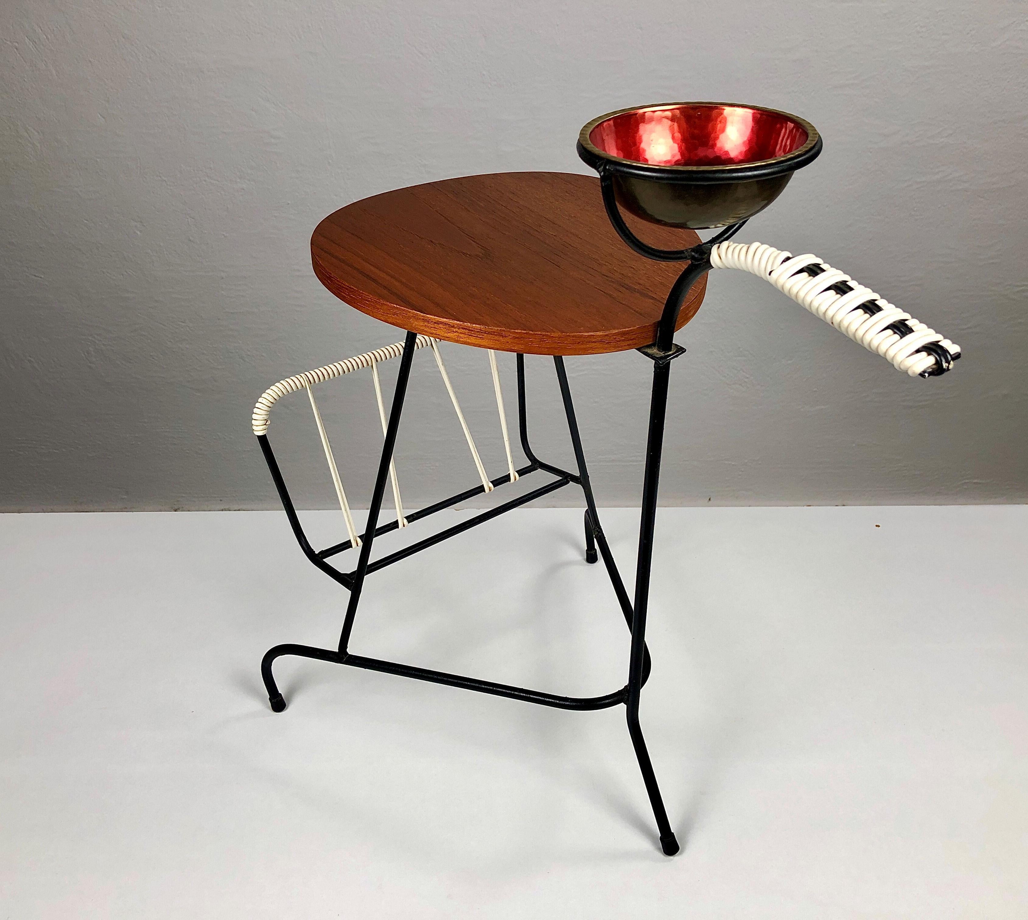 1950s Danish Side Table in Teak and Black Metal In Good Condition For Sale In Knebel, DK