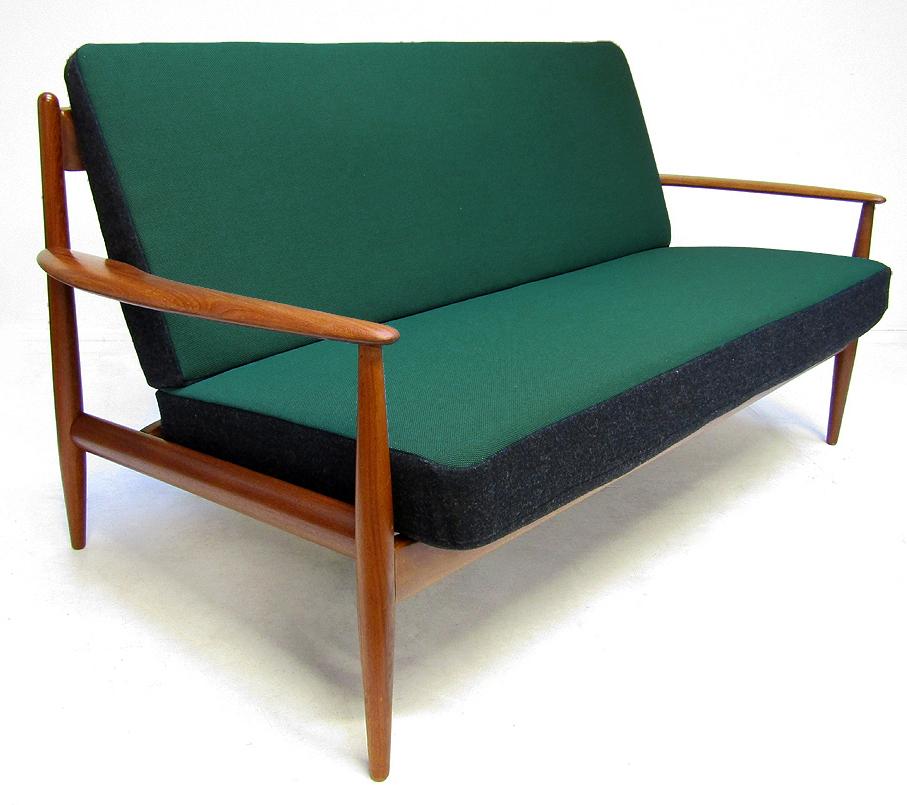 dänisches Sofa Loveseat von Grete Jalk aus Teakholz und Kvadrat aus den 1950er Jahren 4