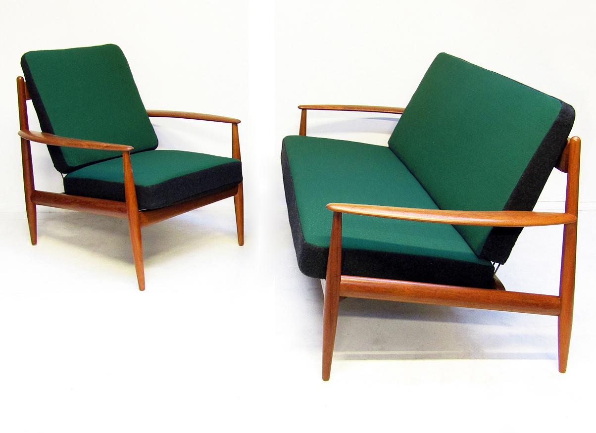 dänisches Sofa Loveseat von Grete Jalk aus Teakholz und Kvadrat aus den 1950er Jahren (Skandinavische Moderne)
