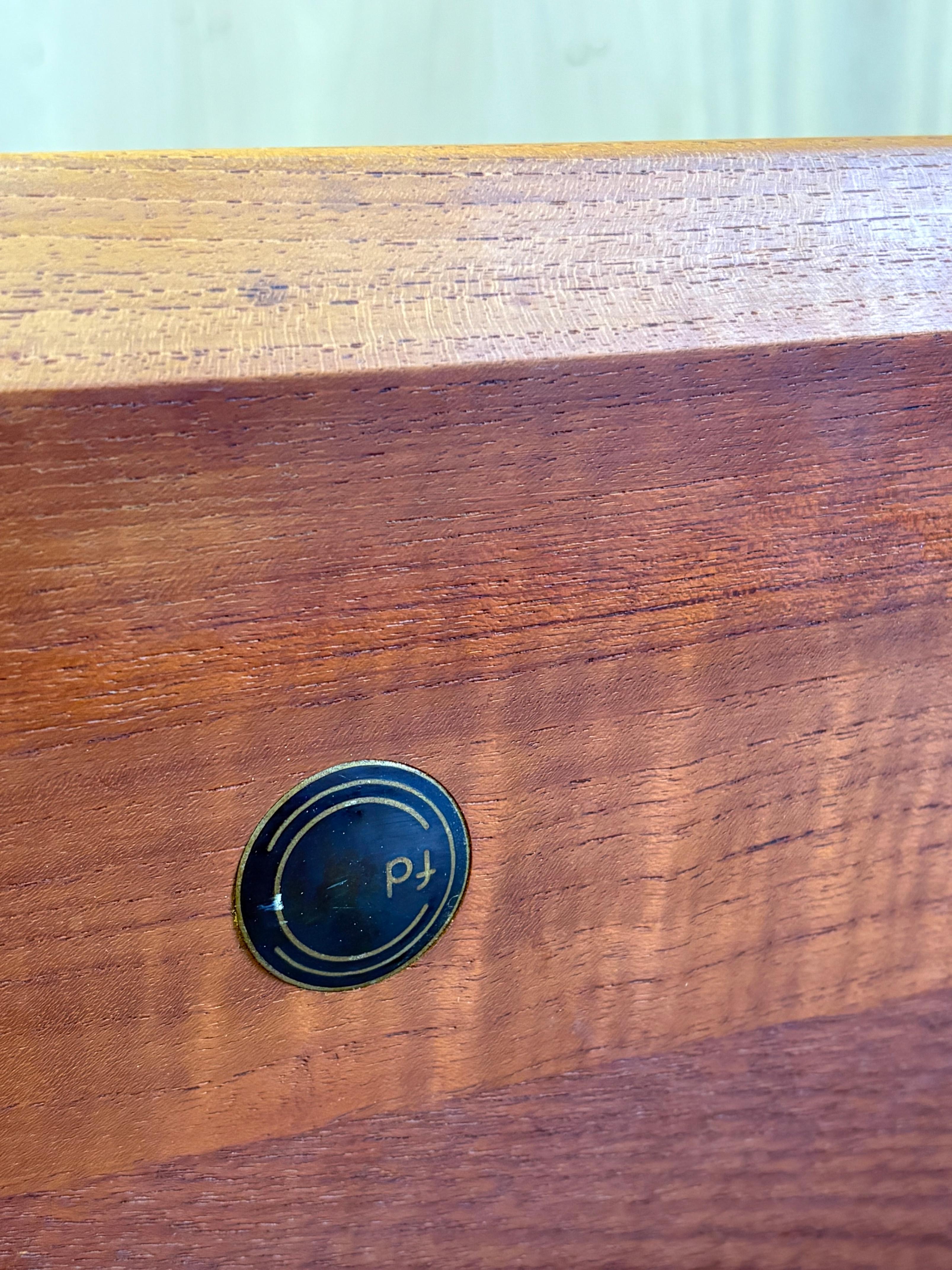 1950s Danish Solid Teak Coffee Table by Peter Hvidt en venta 2