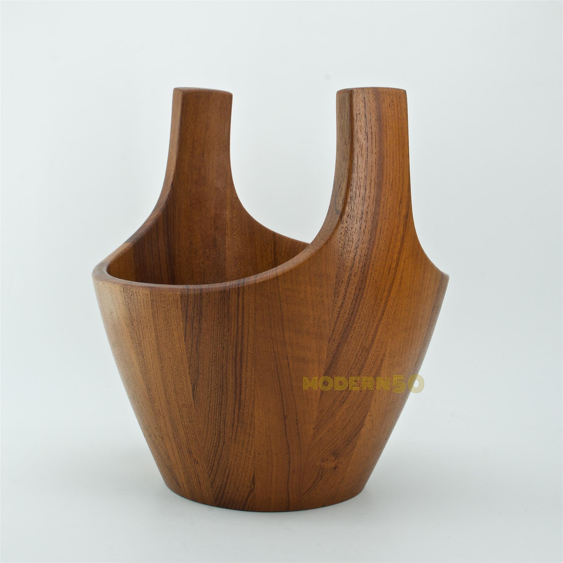 Scandinavian Modern 1950s Danish Staved Teak Quaich Midcentury Winged Viking Bowl Centrepiece For Sale