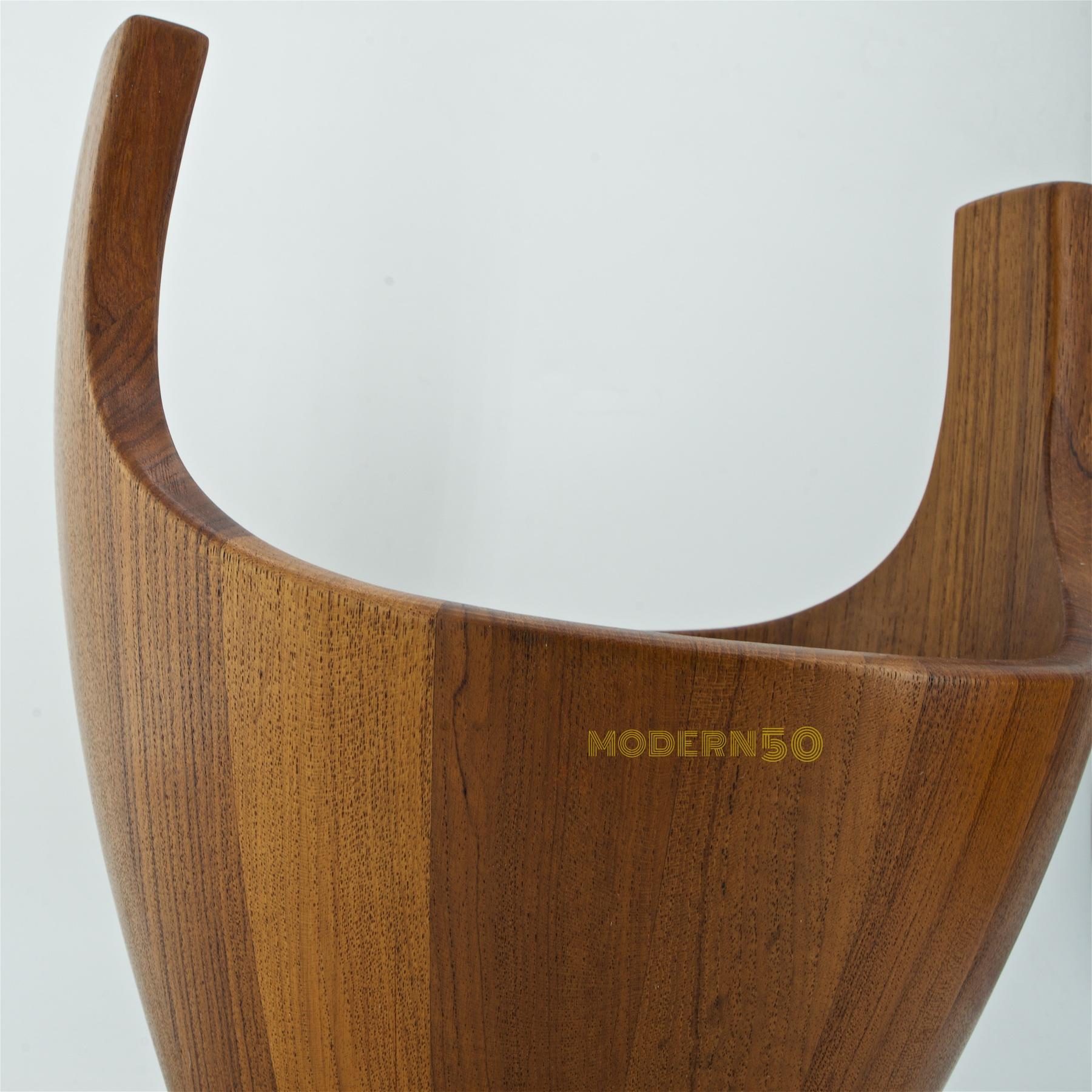 1950s Danish Staved Teak Quaich Midcentury Winged Viking Bowl Centrepiece In Good Condition For Sale In Hyattsville, MD