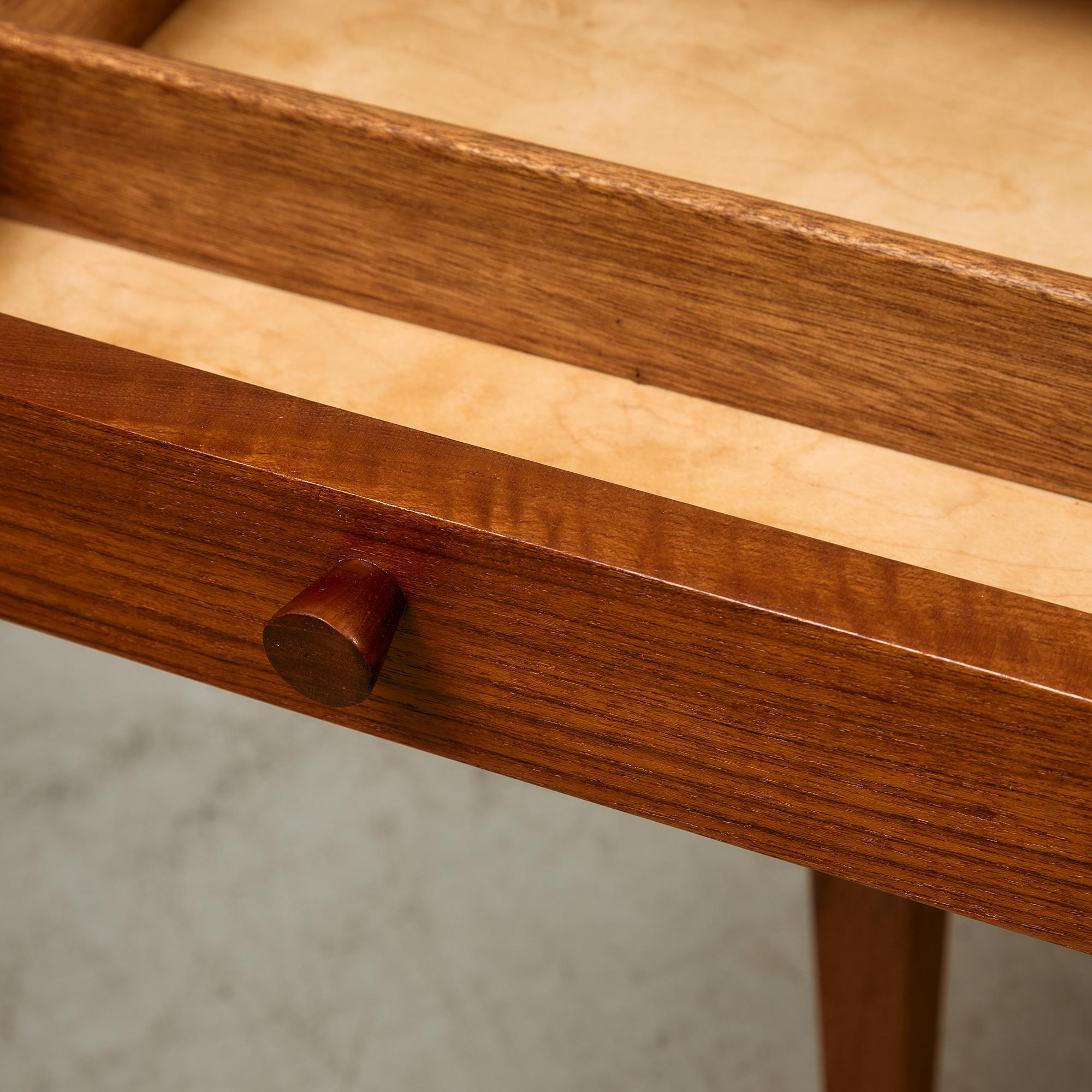 1950s Danish Teak Coffee Table with Drawers and Pull-Out Tray en venta 10
