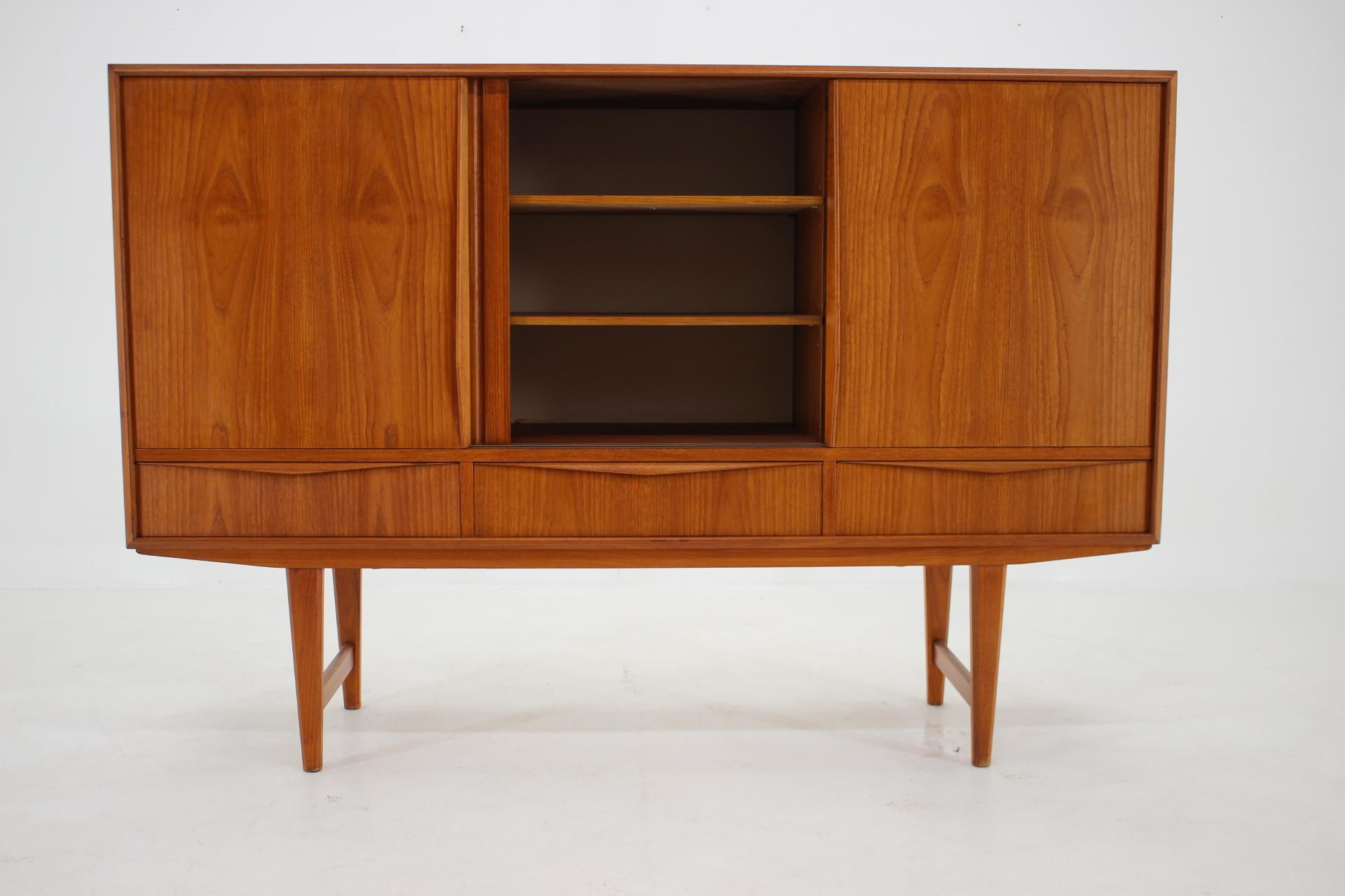 1950s Danish Teak Highboard by E. W. Bach for Sejling Skabe In Good Condition In Praha, CZ
