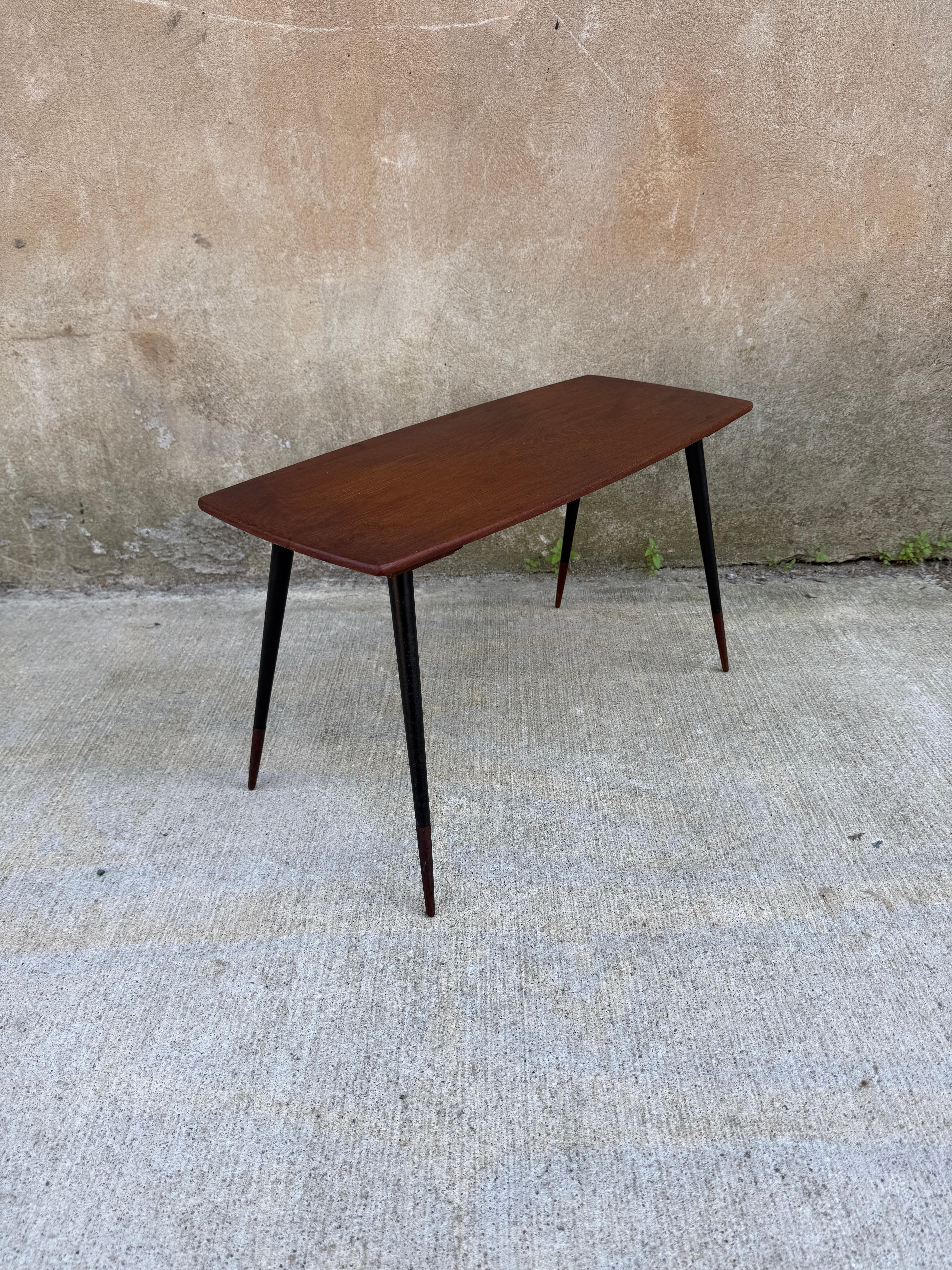 Tables gigognes danoises en teck des années 1950 - I Holm Sorensen en vente 4
