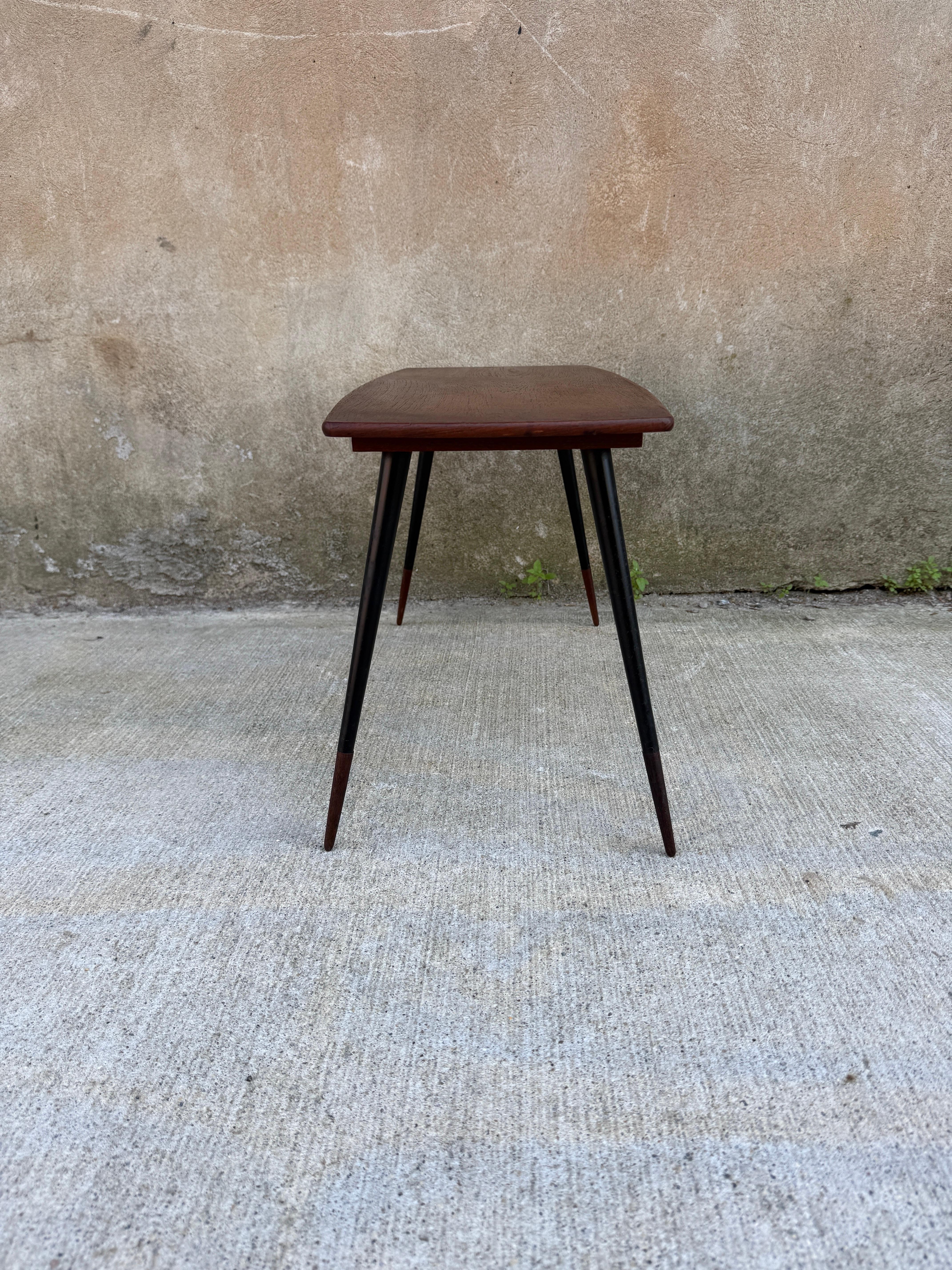 Tables gigognes danoises en teck des années 1950 - I Holm Sorensen en vente 6