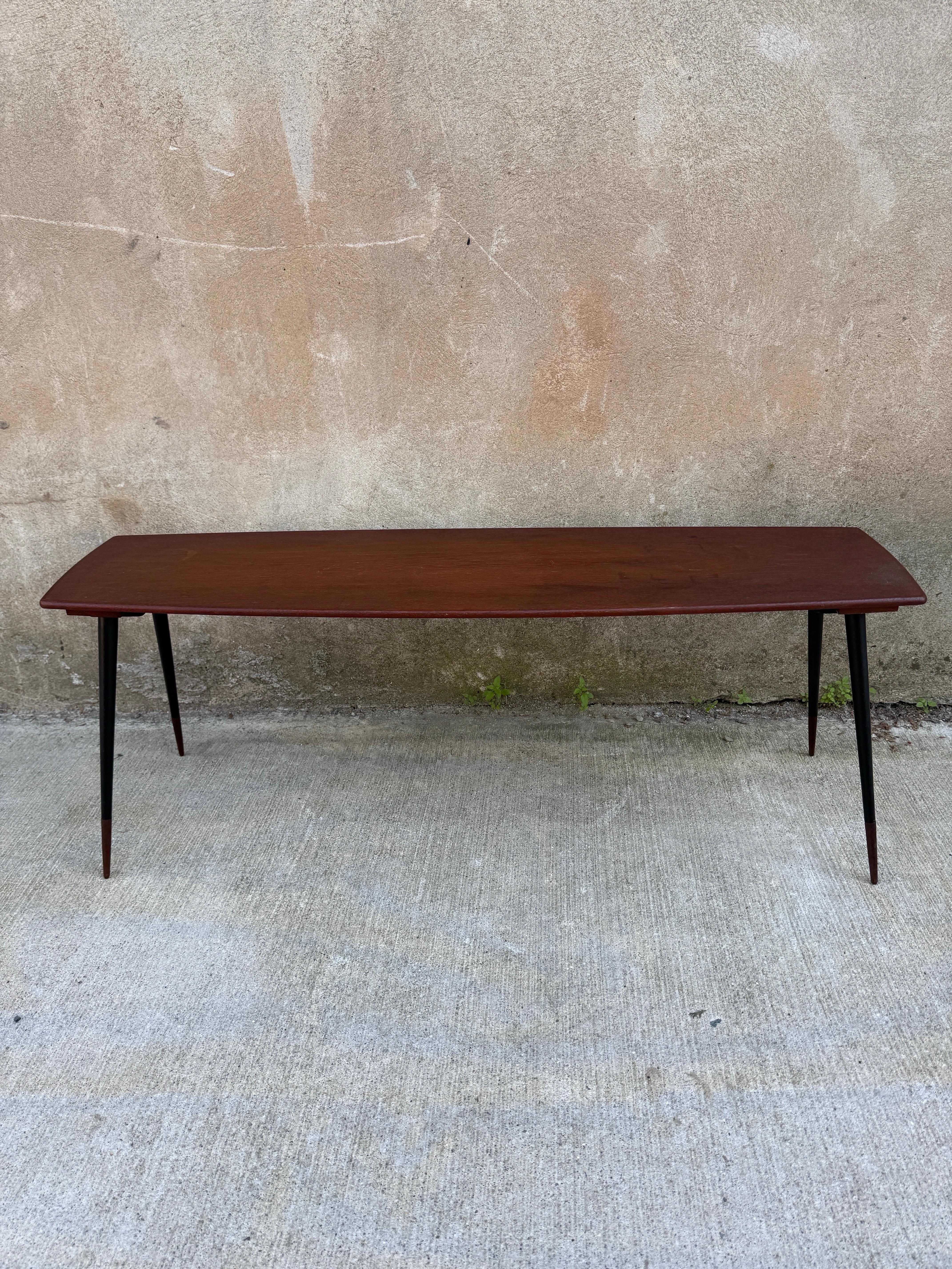 Mid-Century Modern Tables gigognes danoises en teck des années 1950 - I Holm Sorensen en vente