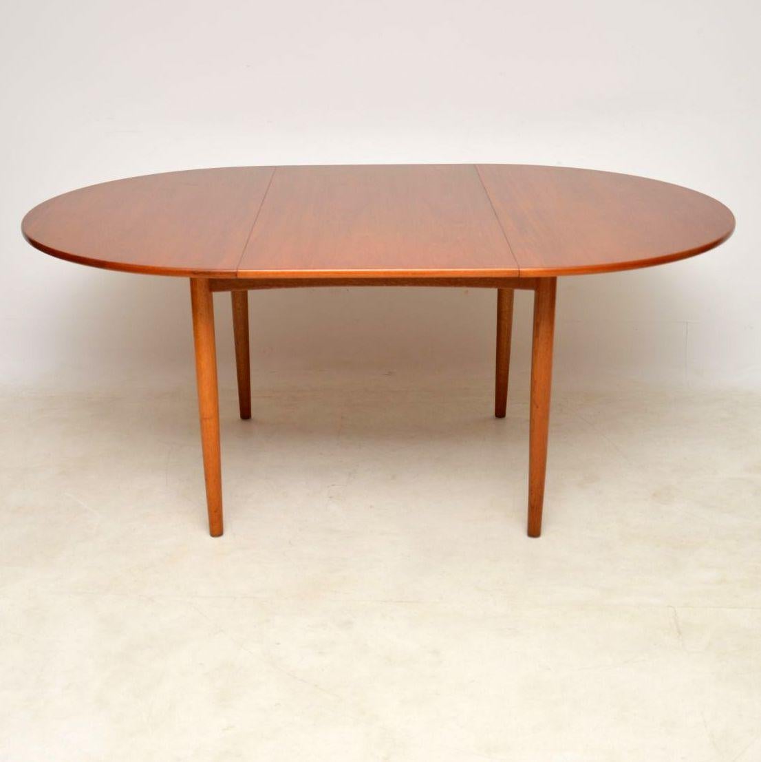 1950s Danish Teak & Oak Dining Table & Chairs by Hans Wegner for Fritz Hansen In Excellent Condition In London, GB