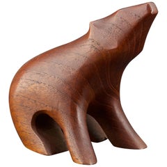 1950 Escultura noruega de teca con figura de oso sentado Estilo Tjomsland de mediados de siglo