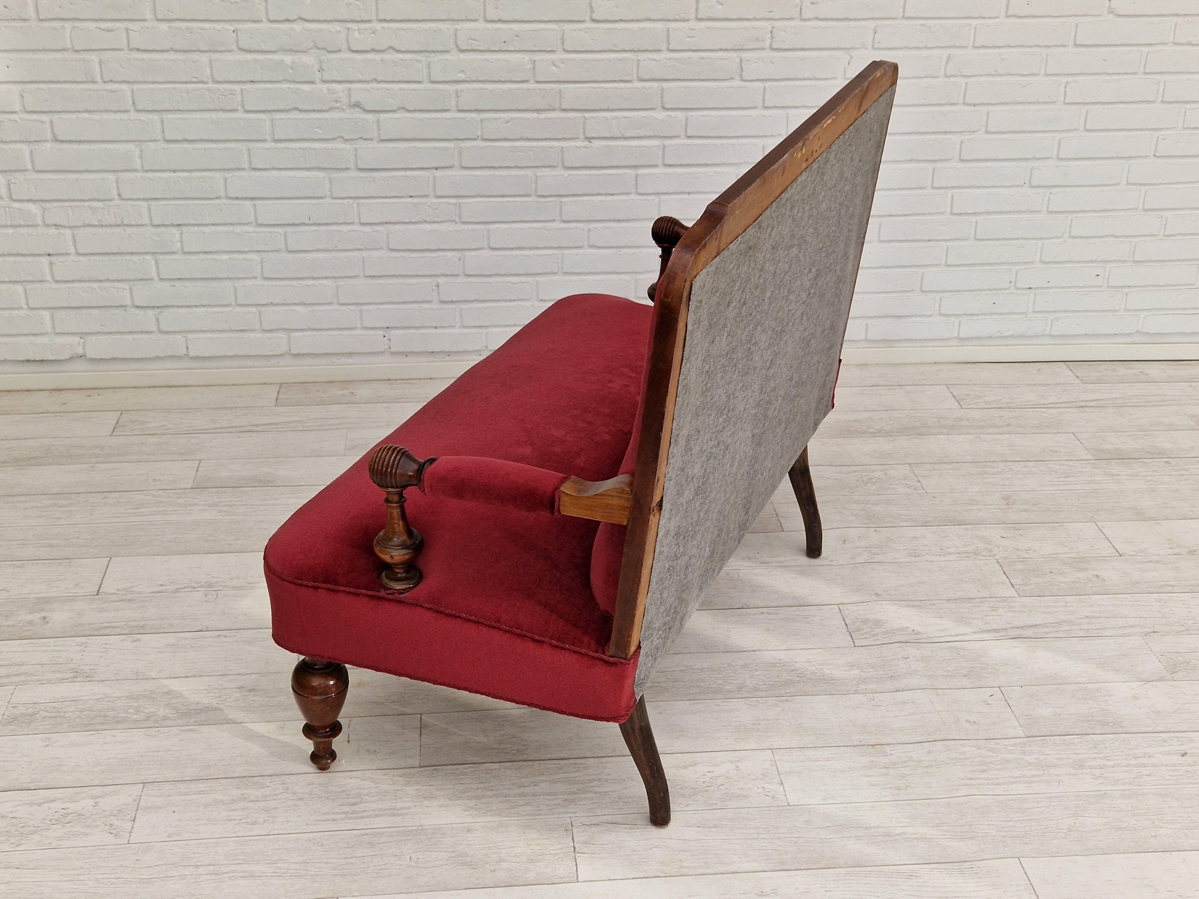 Milieu du XXe siècle 1950s, Danish Vintage 2 Seater Sofa, Original Very Good Condition en vente