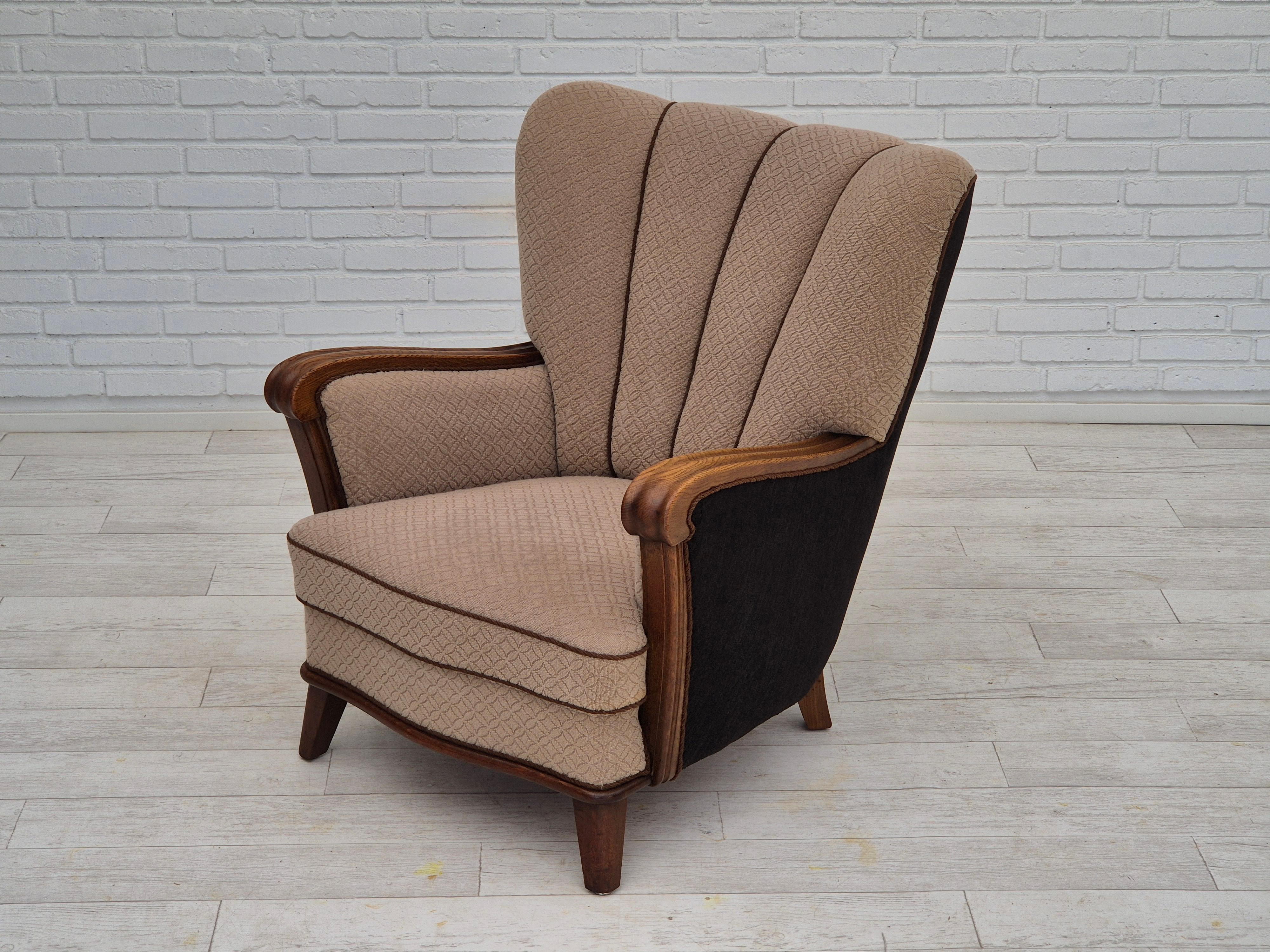 Años 50, sillón danés vintage, algodón/lana marrón claro, madera de roble. en venta 5