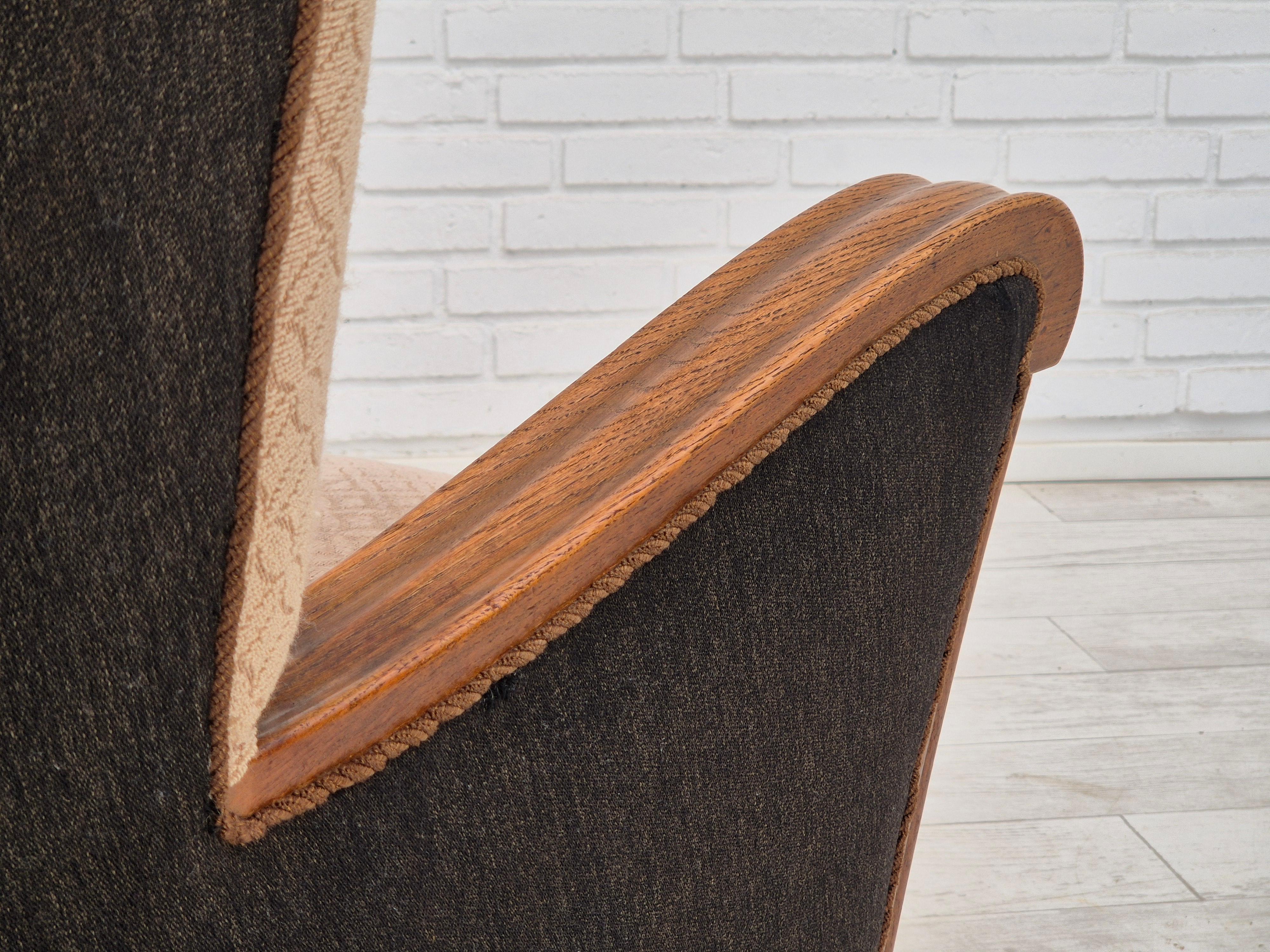 Años 50, sillón danés vintage, algodón/lana marrón claro, madera de roble. en venta 6