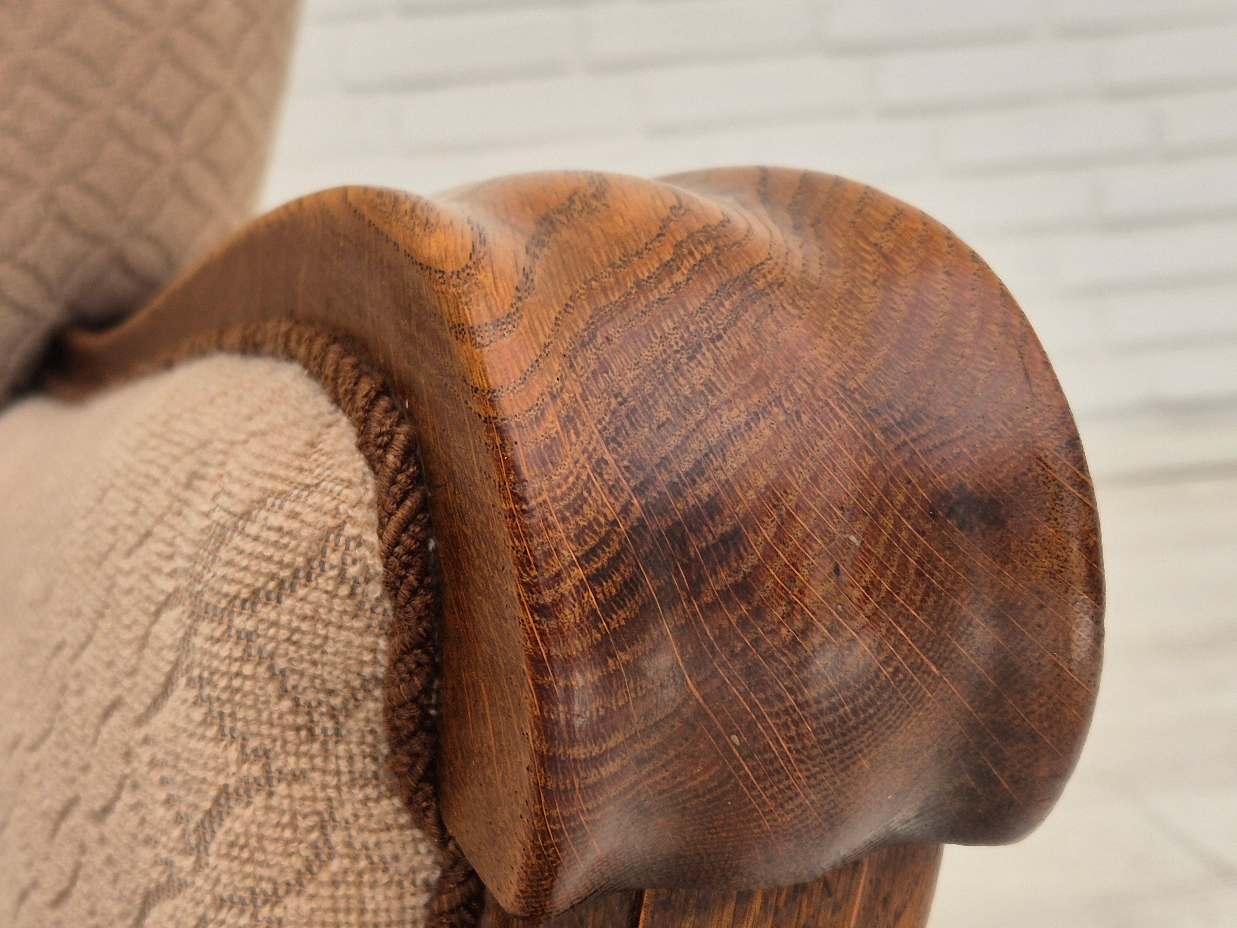 Años 50, sillón danés vintage, algodón/lana marrón claro, madera de roble. en venta 12
