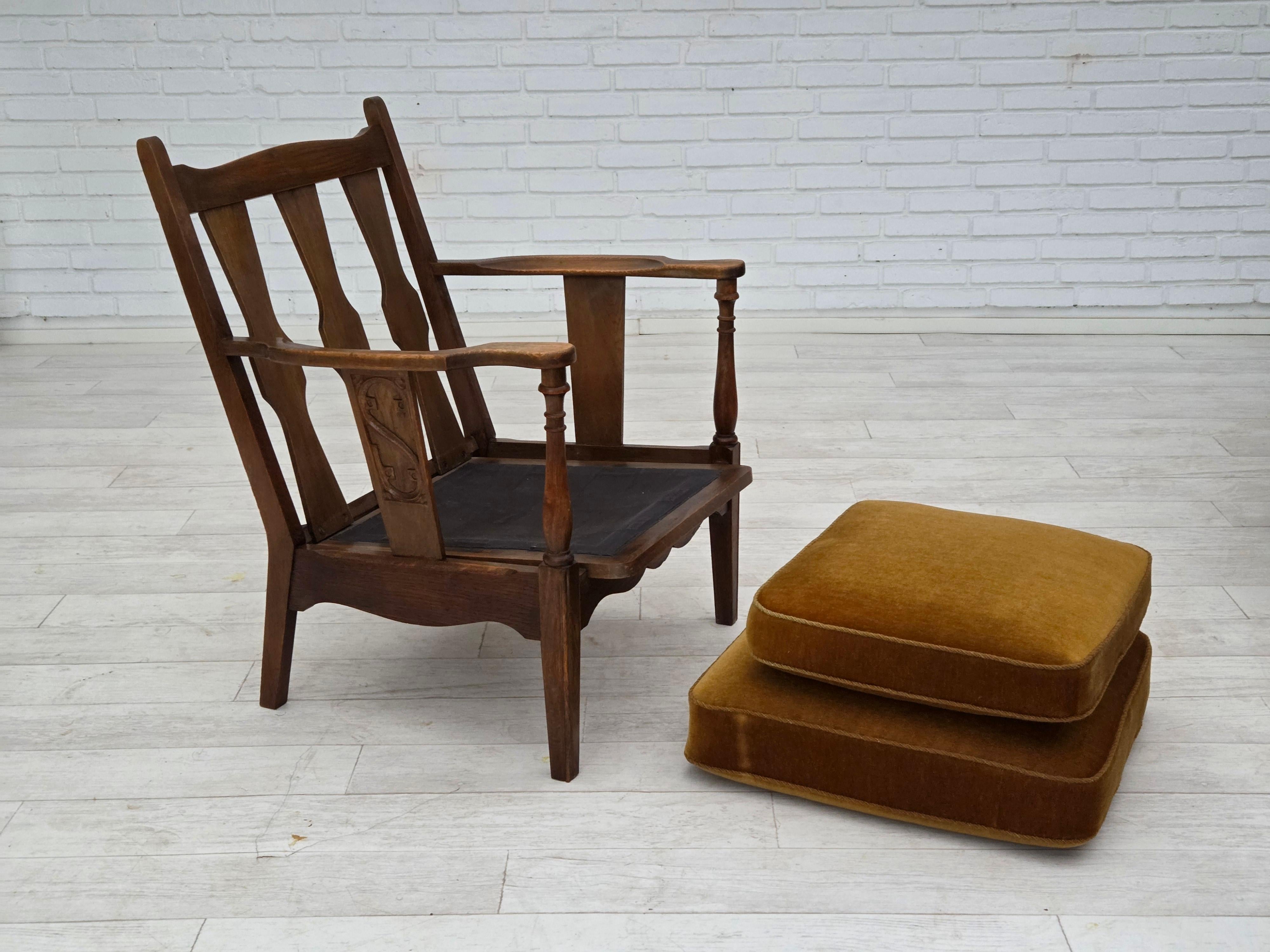 1950s, Danish vintage armchair, original green furniture velour, oak wood. For Sale 5