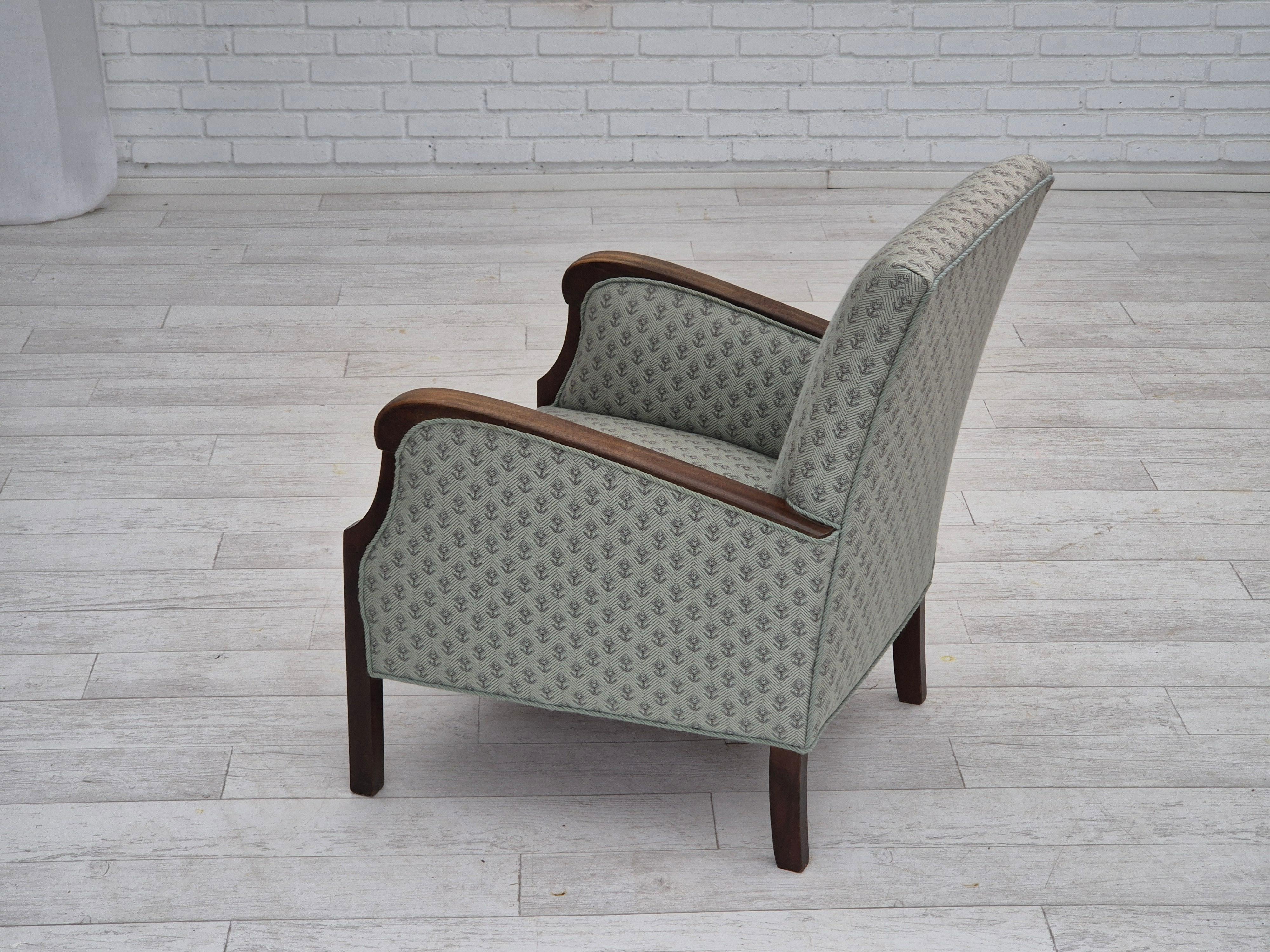 Sillón danés vintage de los años 50, retapizado, tejido de mezcla de lana. en venta 3