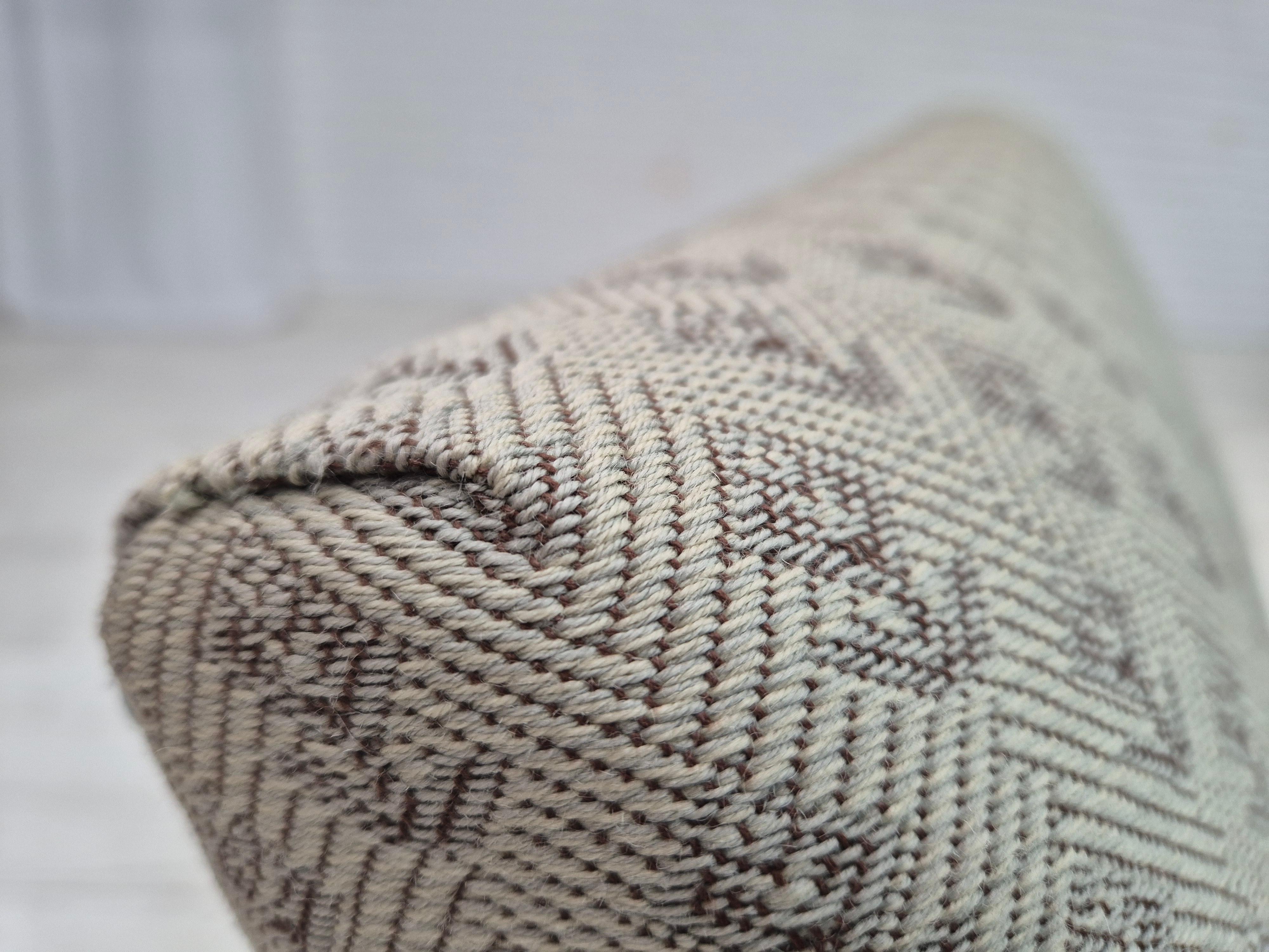 Sillón danés vintage de los años 50, retapizado, tejido de mezcla de lana. en venta 8
