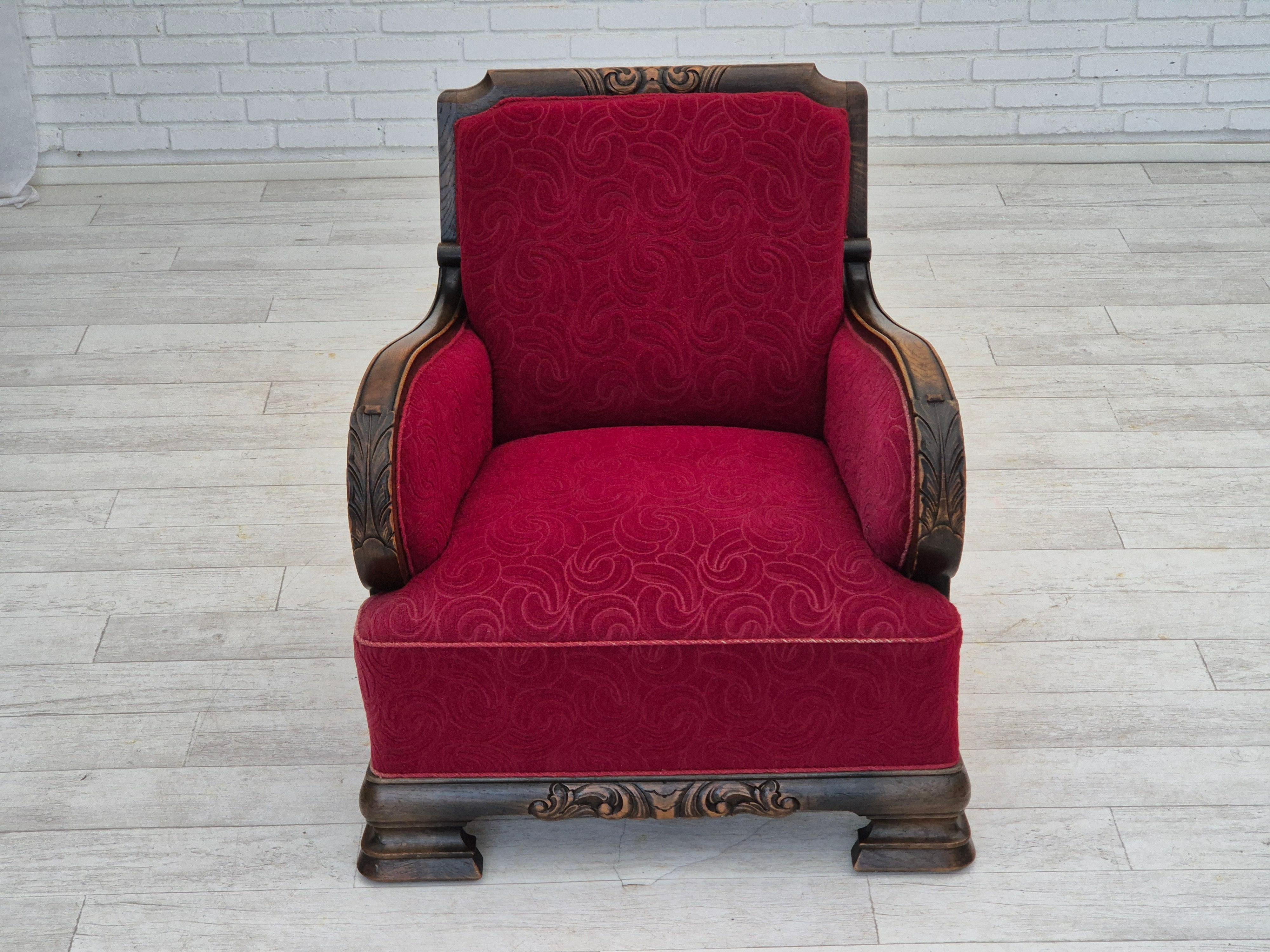 1950s, Danish vintage relax armchair, furniture fabric, oak wood, original. In Good Condition For Sale In Tarm, 82