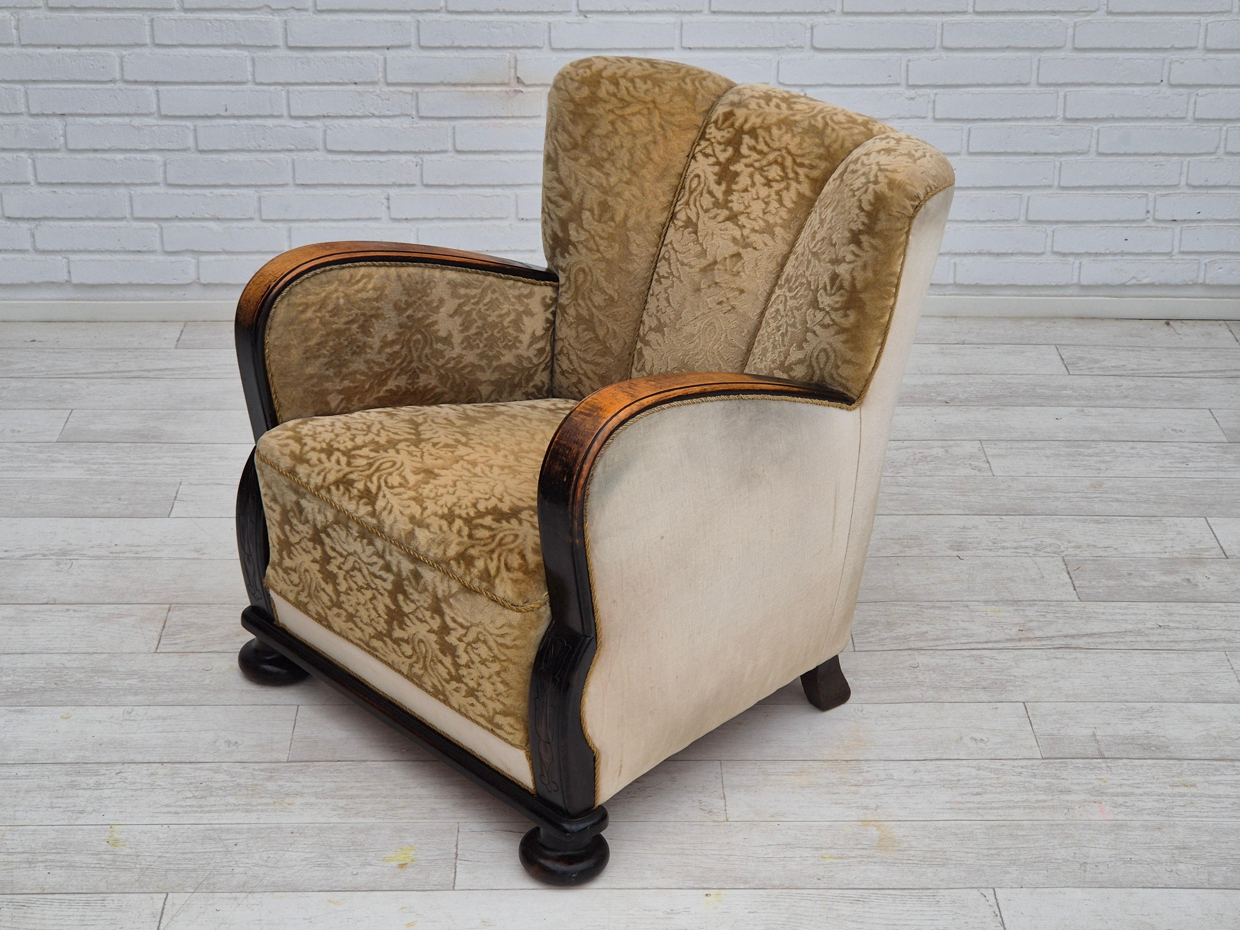 1950s, Danish vintage relax armchair, furniture velour, ash wood. en vente 5