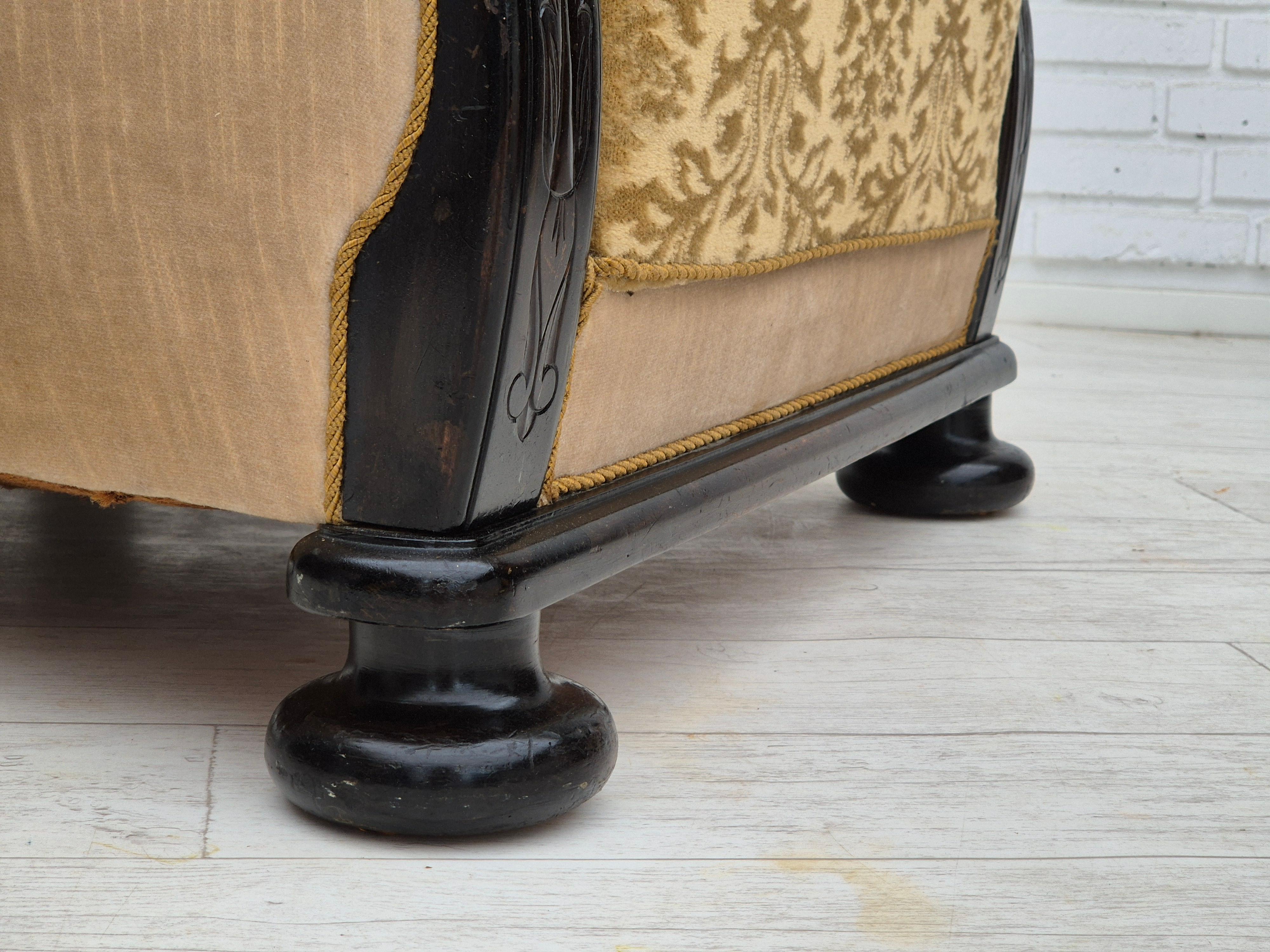1950s, Danish vintage relax armchair, furniture velour, ash wood. en vente 9