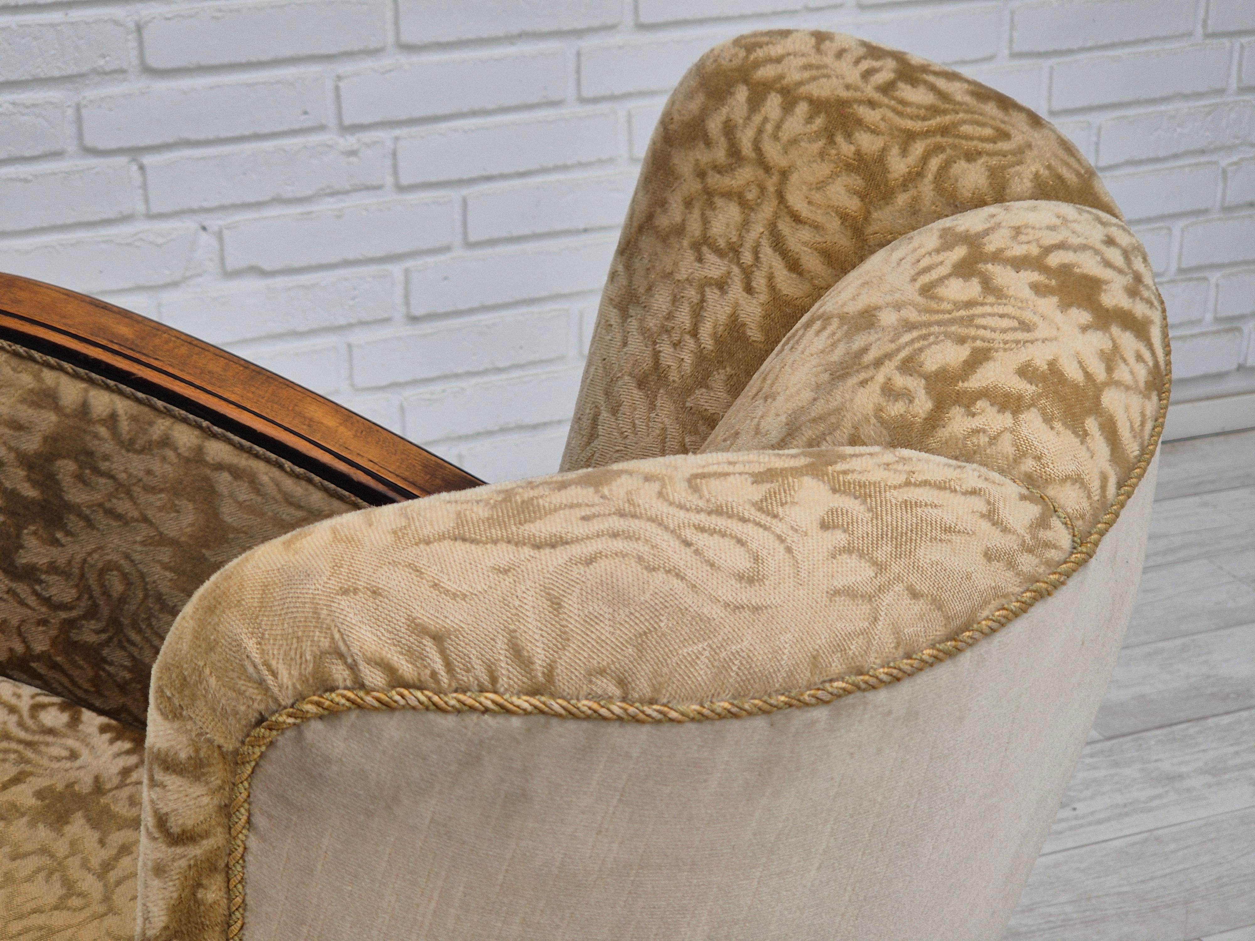 1950s, Danish vintage relax armchair, furniture velour, ash wood. en vente 12