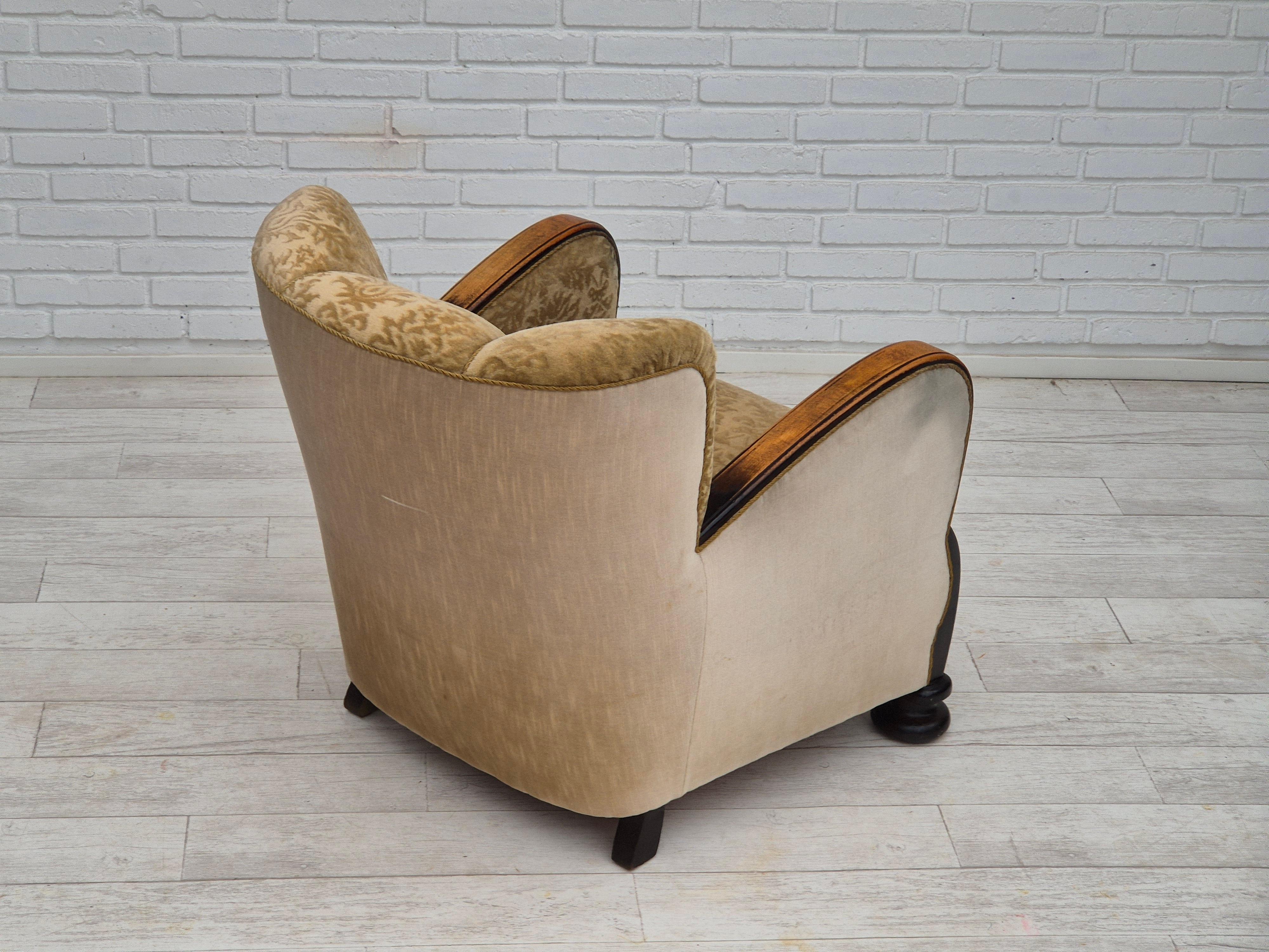 Danois 1950s, Danish vintage relax armchair, furniture velour, ash wood. en vente