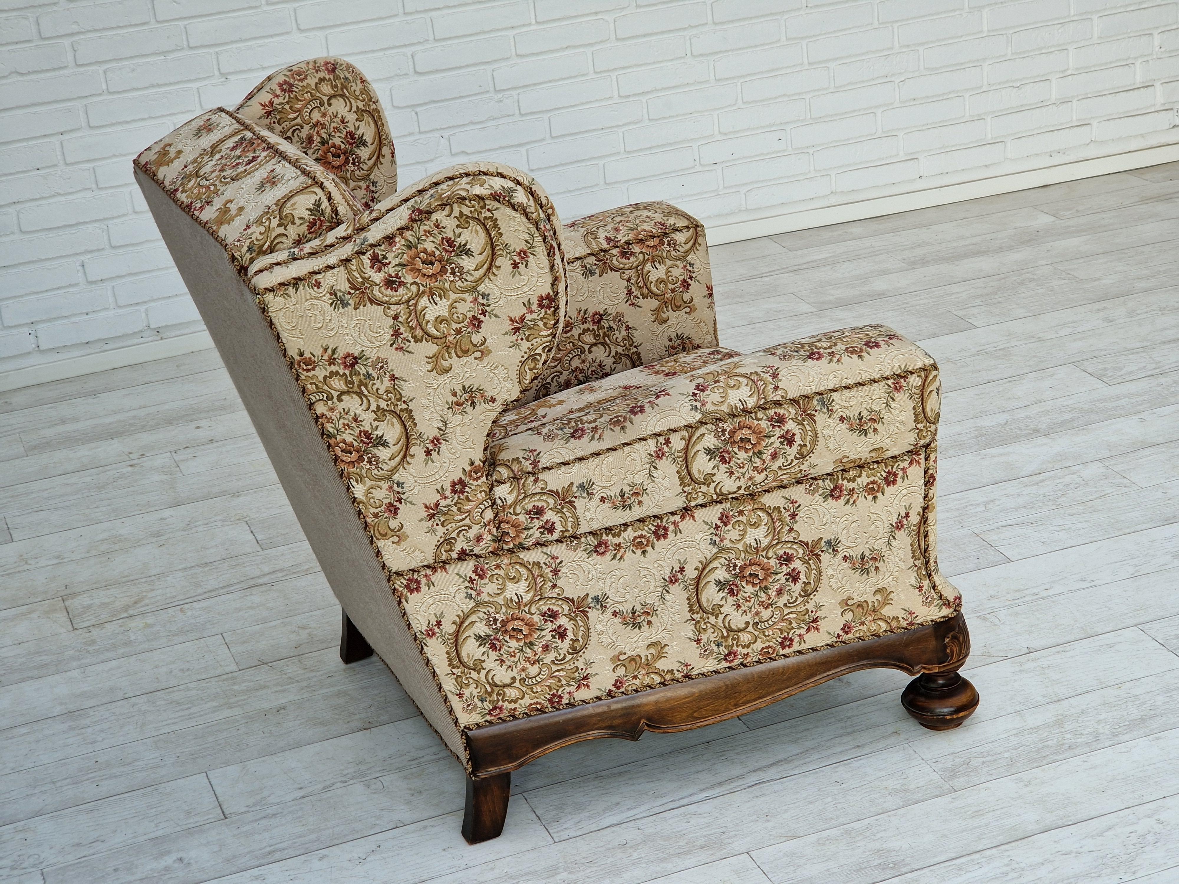 Dänischer Vintage-Loungesessel mit „Blumen“-Stoff, sehr guter Zustand, 1950er Jahre. im Zustand „Gut“ im Angebot in Tarm, 82