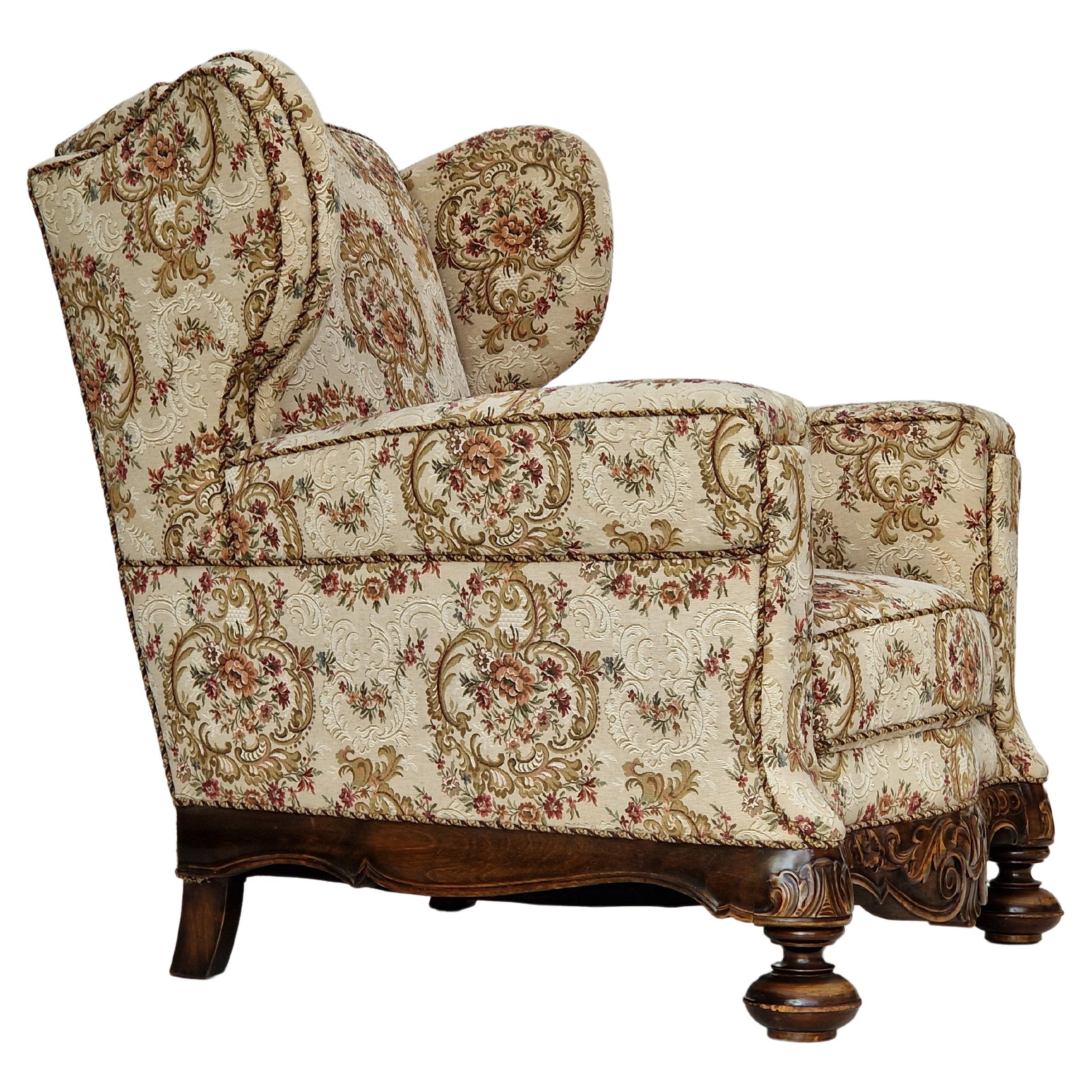 Dänischer Vintage-Loungesessel mit „Blumen“-Stoff, sehr guter Zustand, 1950er Jahre. im Angebot