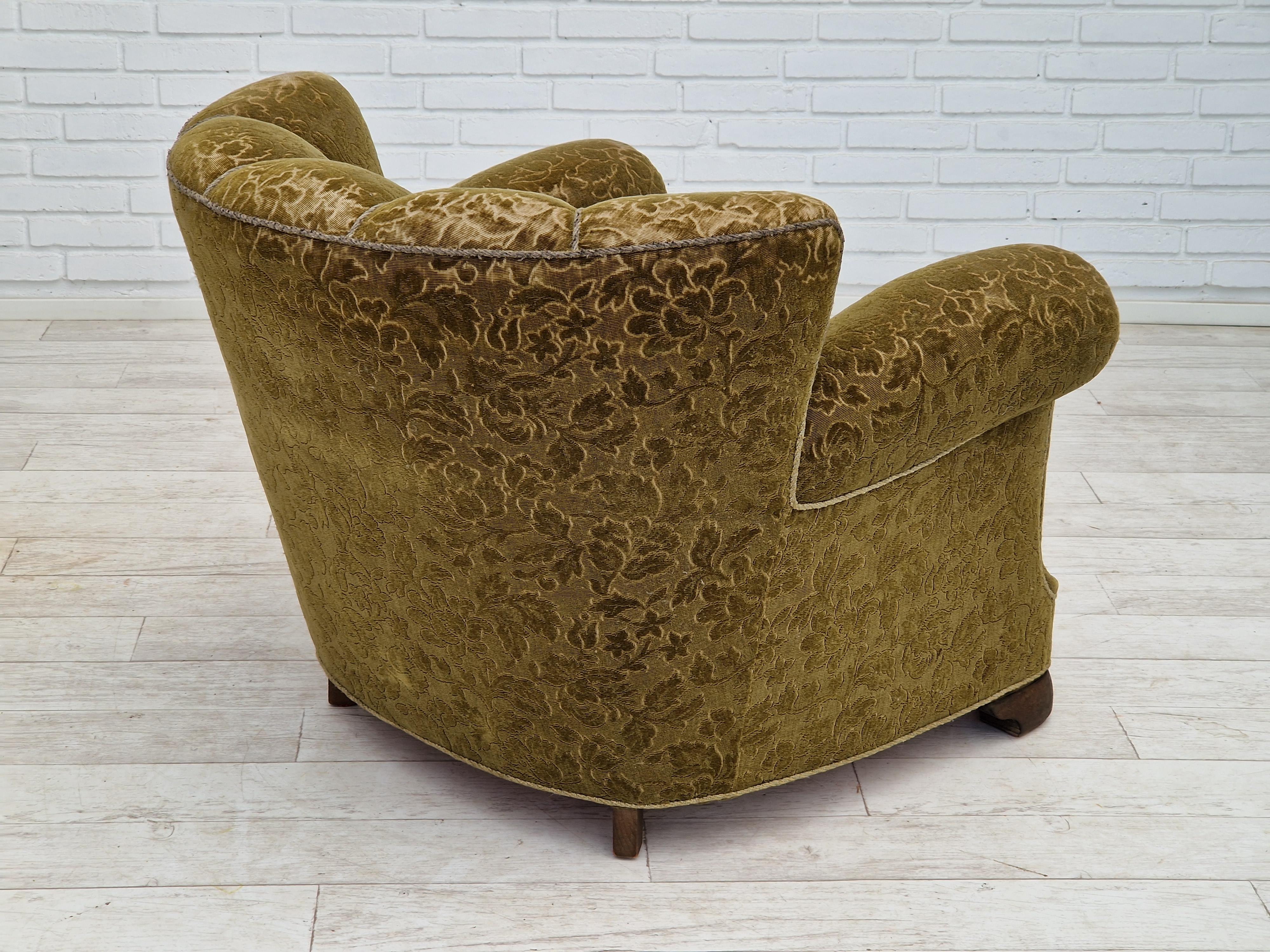 1950, chaise de relaxation vintage danoise en tissu vert, état d'origine. en vente 3