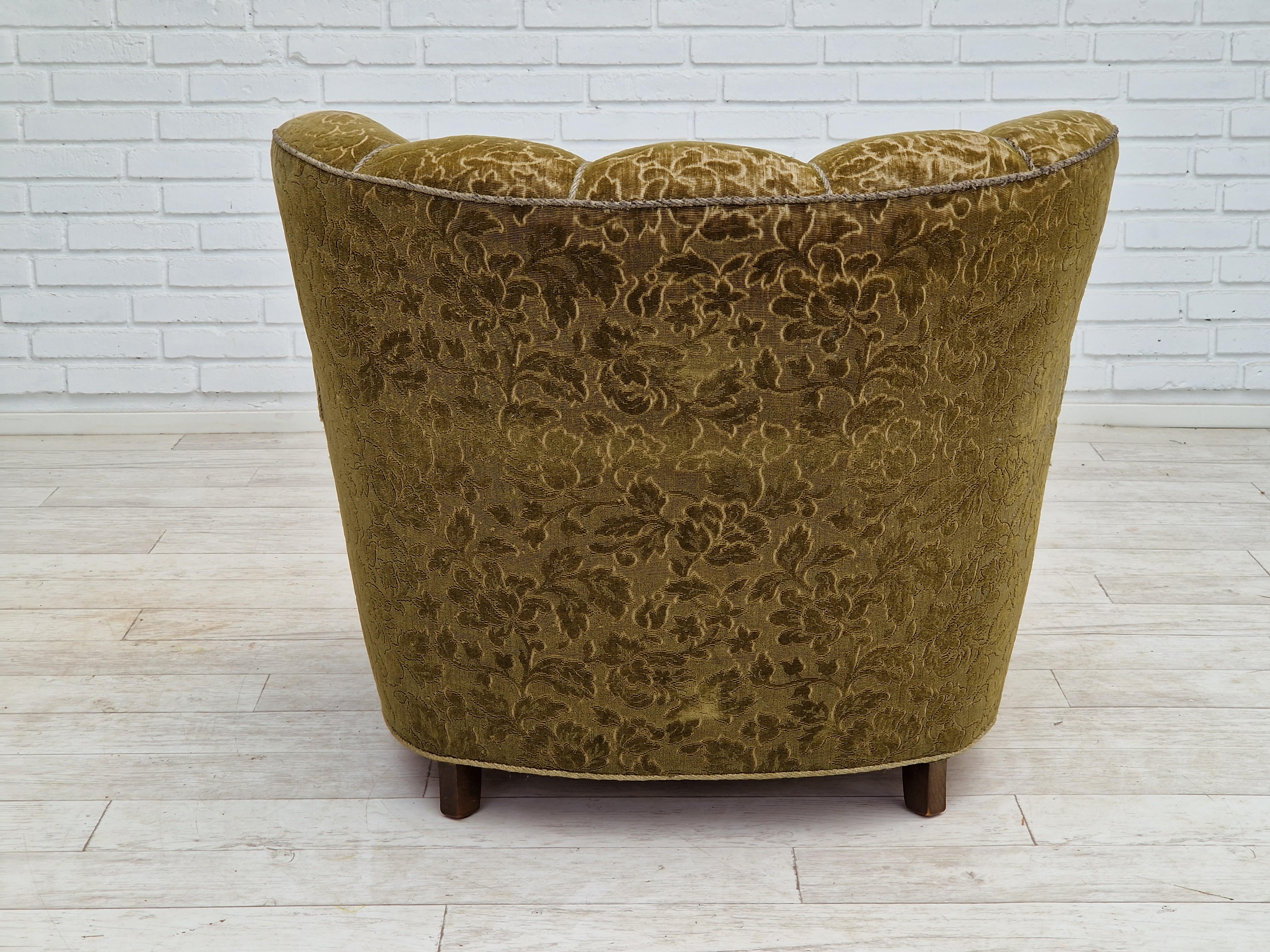 1950, chaise de relaxation vintage danoise en tissu vert, état d'origine. en vente 5